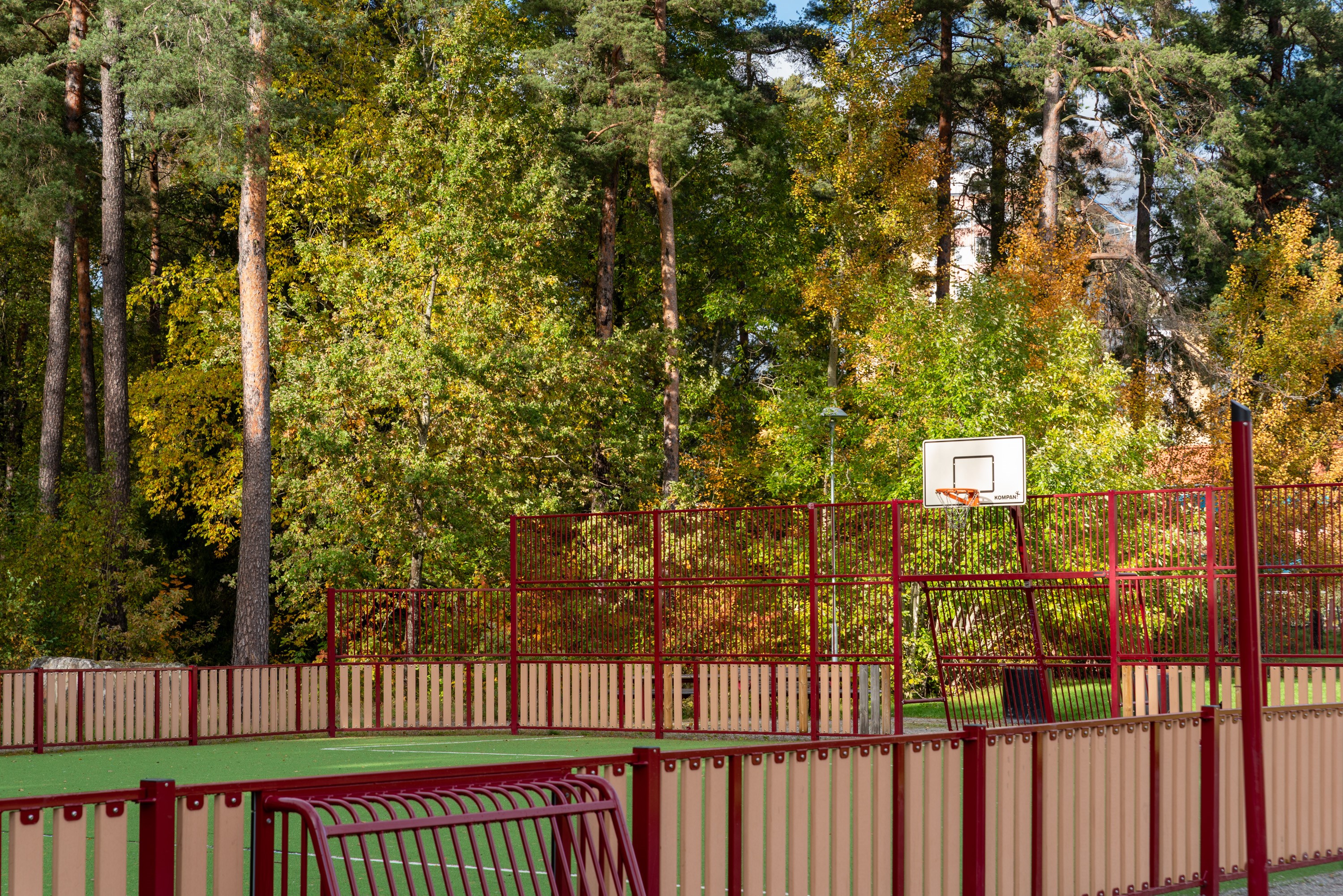 Bostadsbild från Tujagatan 9, Såld i Skiljebo, Västerås