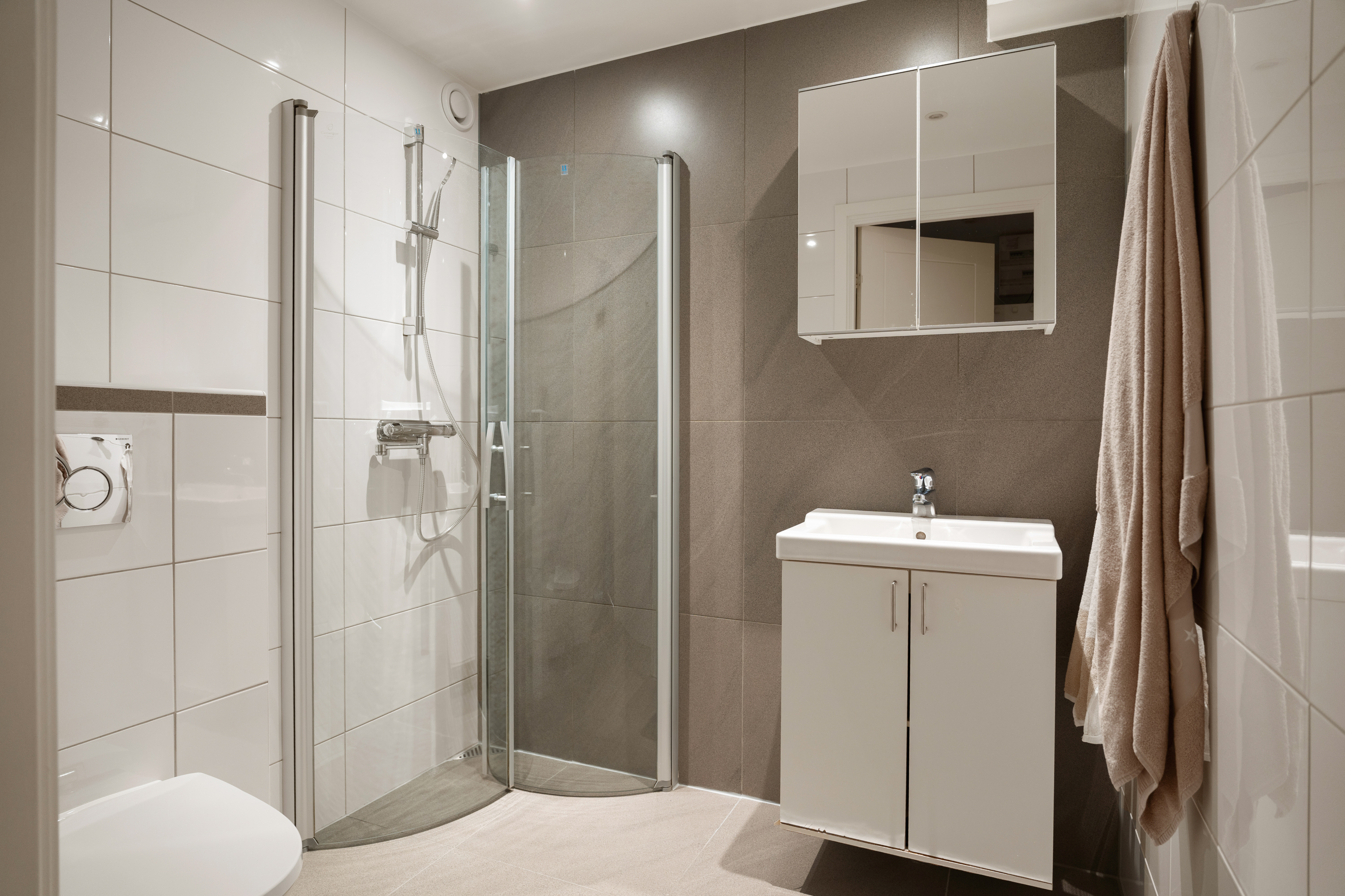 Bostadsbild från Henriksdalsringen 95, Såld i Henriksdalsberget, Nacka