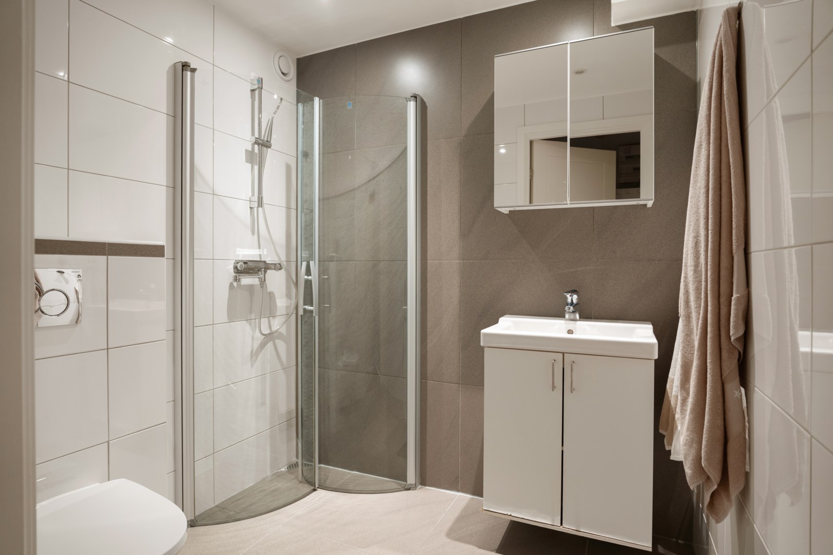 Bostadsbild från Henriksdalsringen 95, Såld i Henriksdalsberget, Nacka