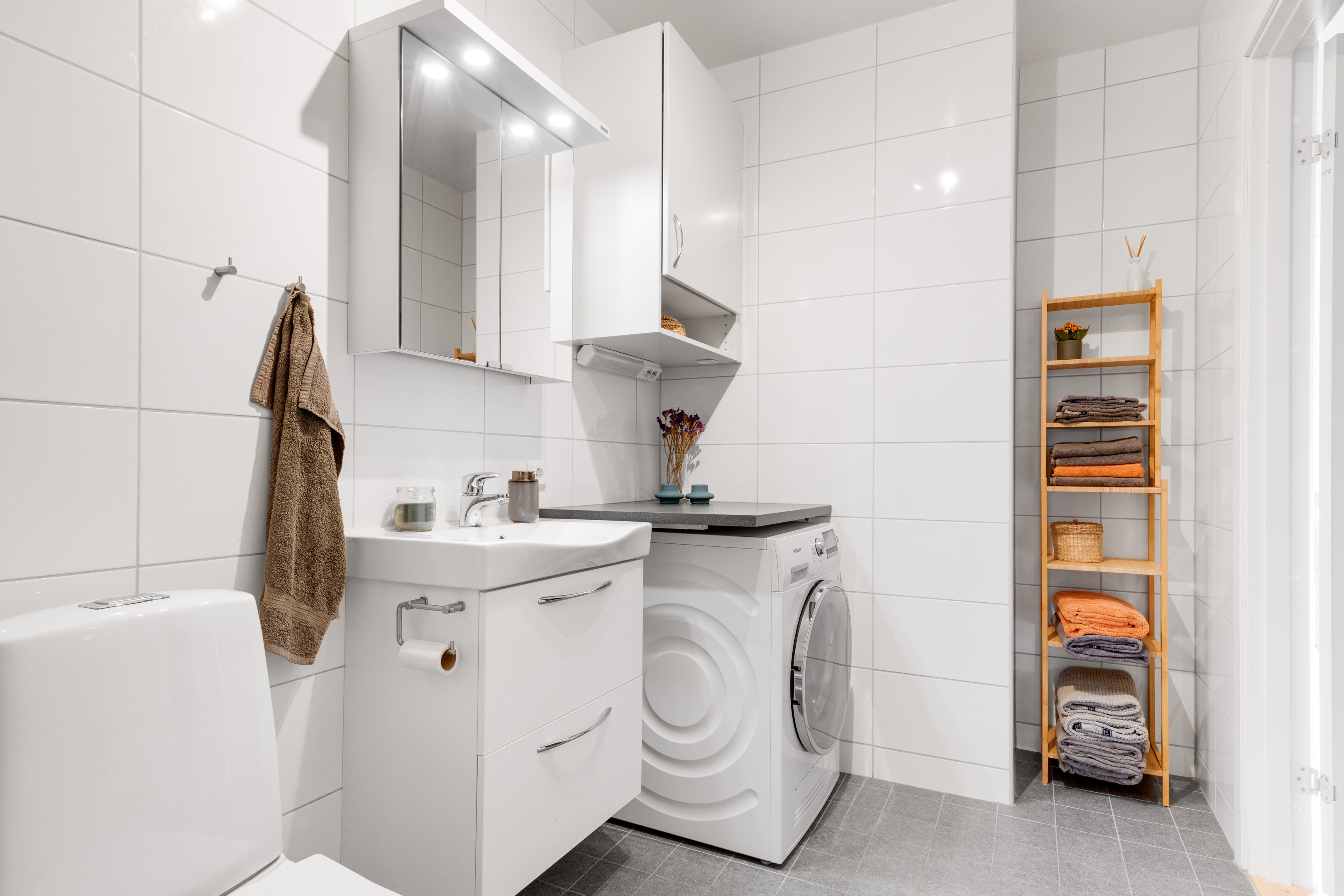 Bostadsbild från Råbyvägen 72, Till salu i Kapellgärdet, Uppsala