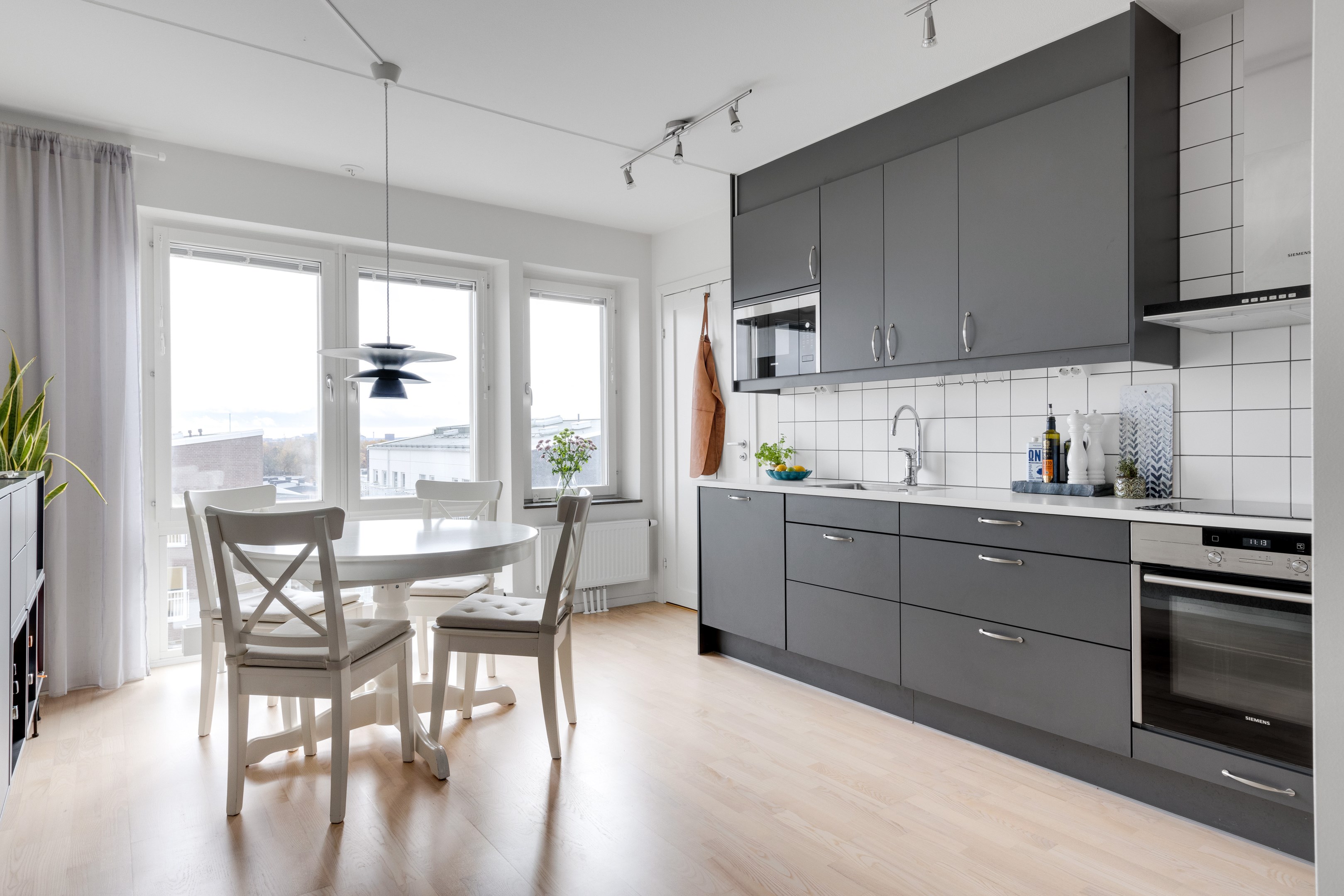 Bostadsbild från Råbyvägen 72, Till salu i Kapellgärdet, Uppsala