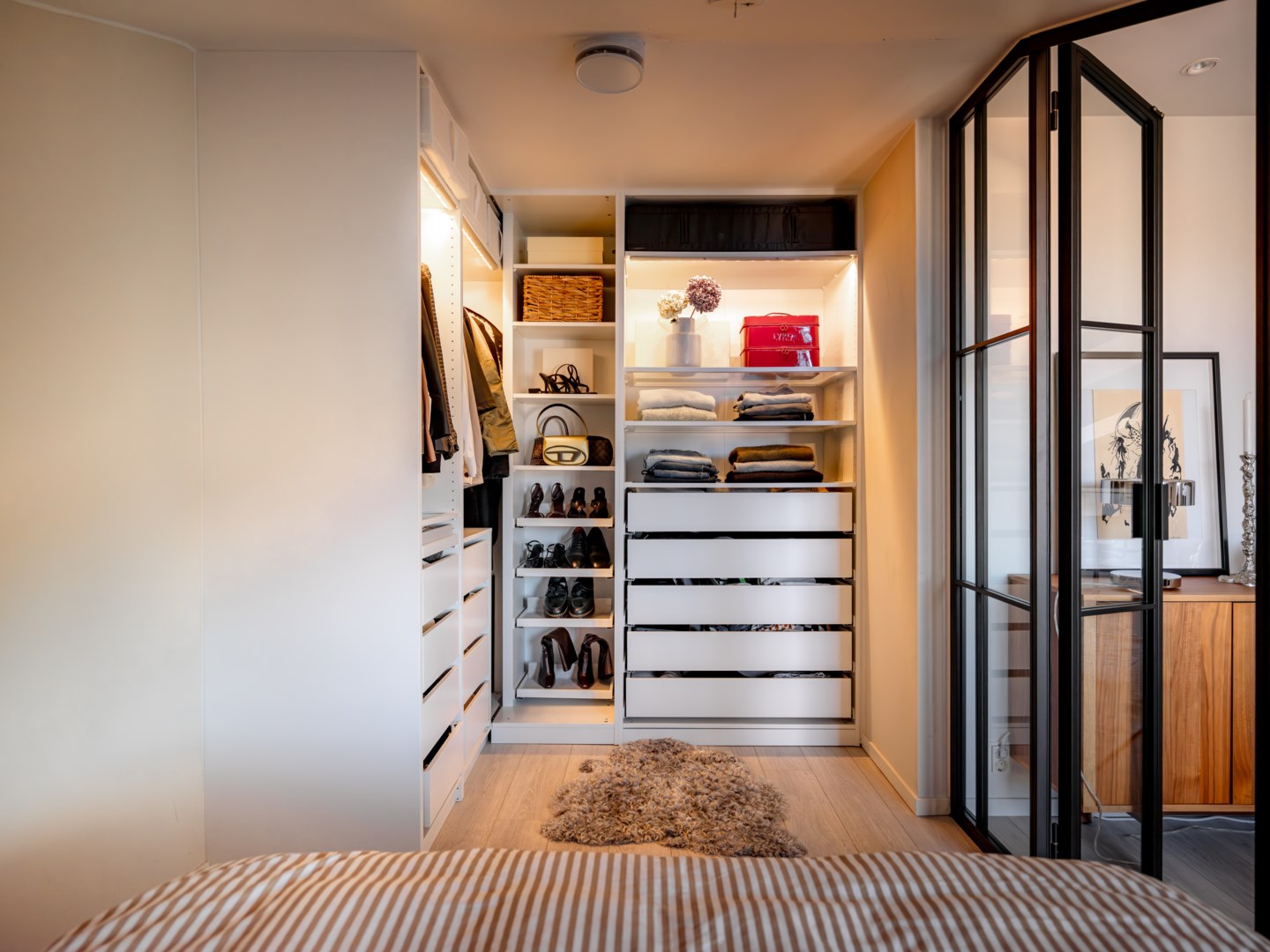 Bostadsbild från Sparbanksvägen 14, Till salu i Hägerstensåsen, Stockholm