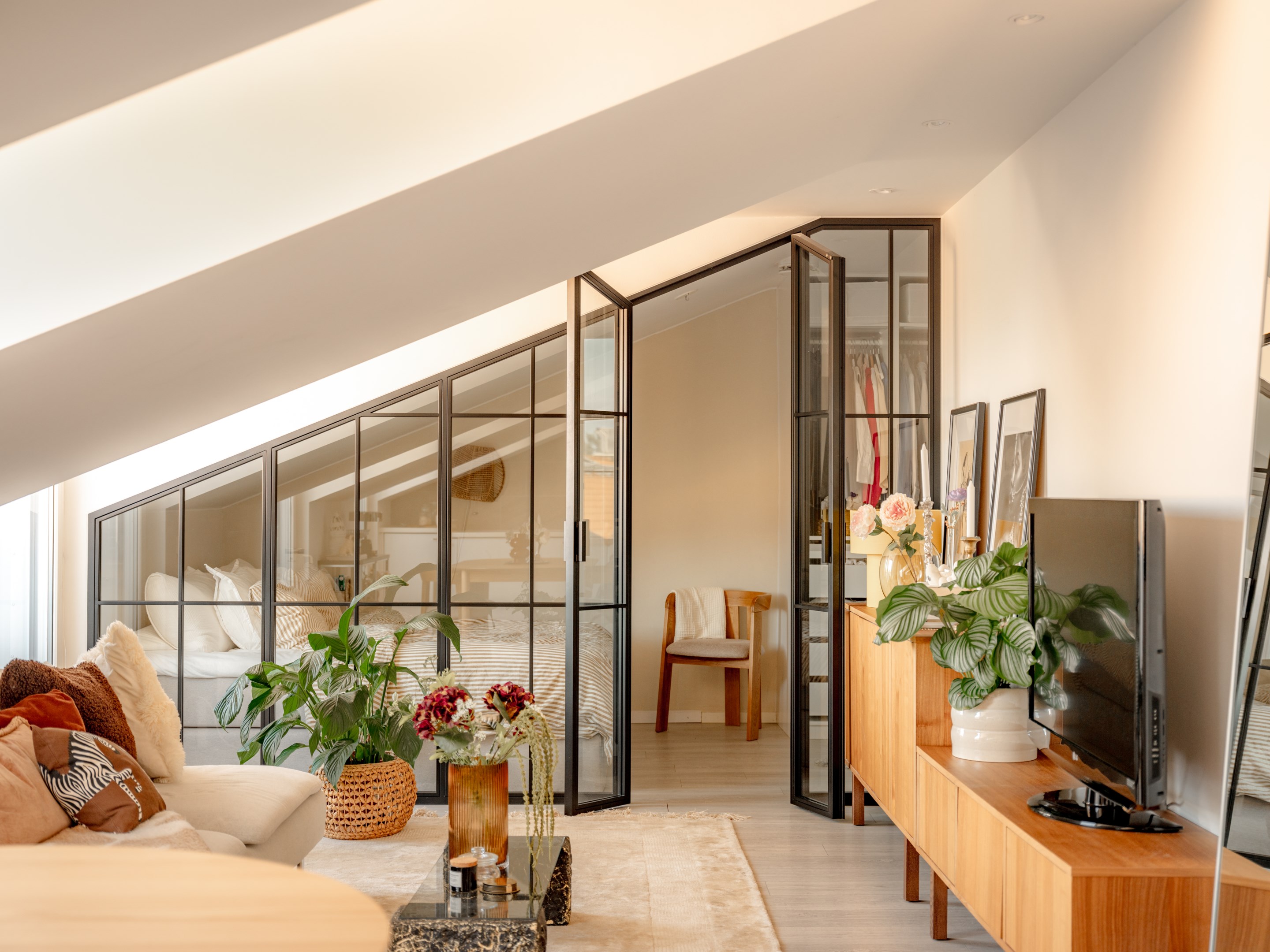 Bostadsbild från Sparbanksvägen 14, Till salu i Hägerstensåsen, Stockholm