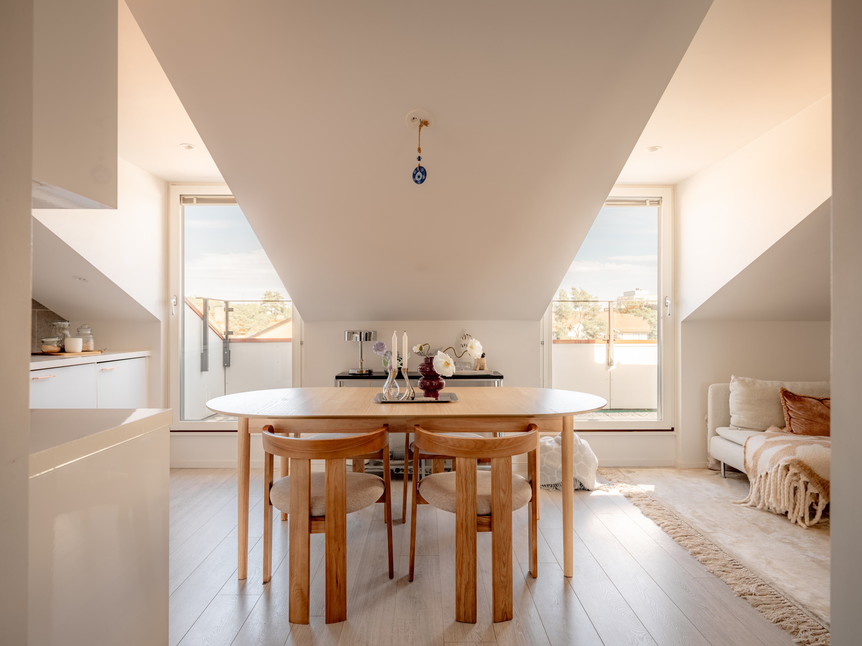 Bostadsbild från Sparbanksvägen 14, Till salu i Hägerstensåsen, Stockholm