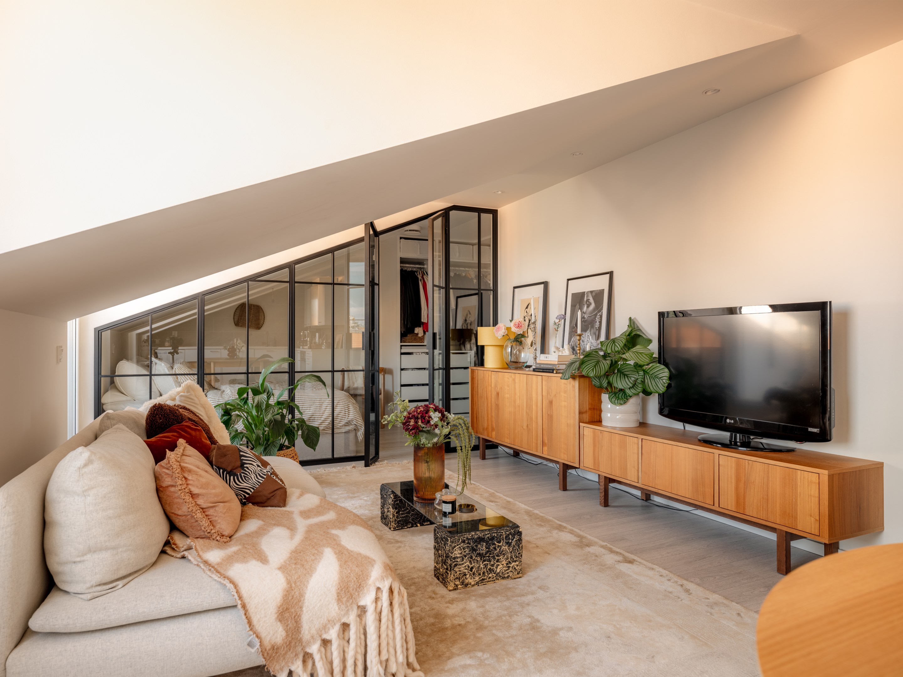 Bostadsbild från Sparbanksvägen 14, Till salu i Hägerstensåsen, Stockholm