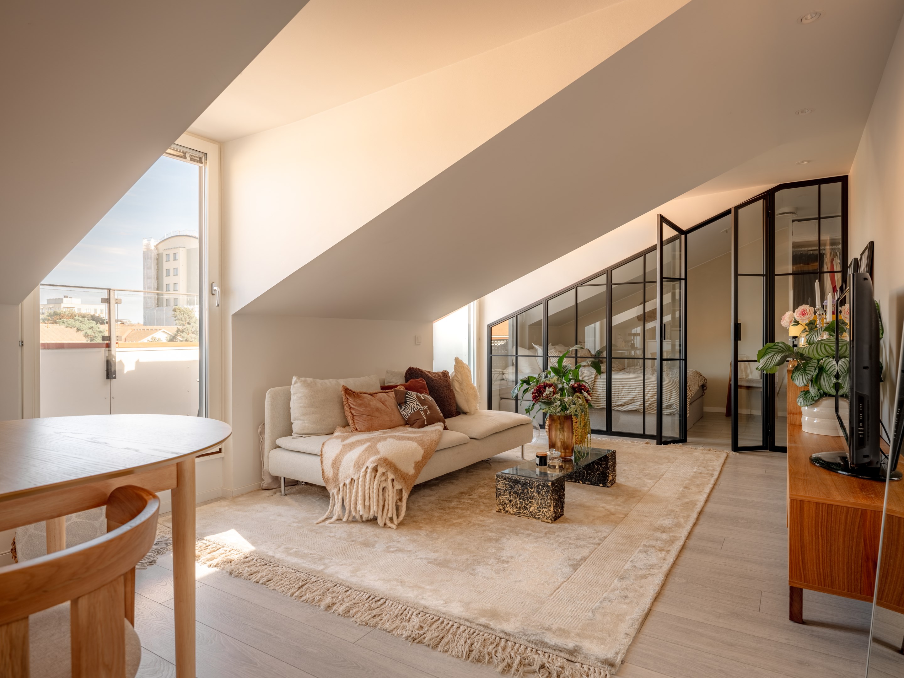 Bostadsbild från Sparbanksvägen 14, Till salu i Hägerstensåsen, Stockholm