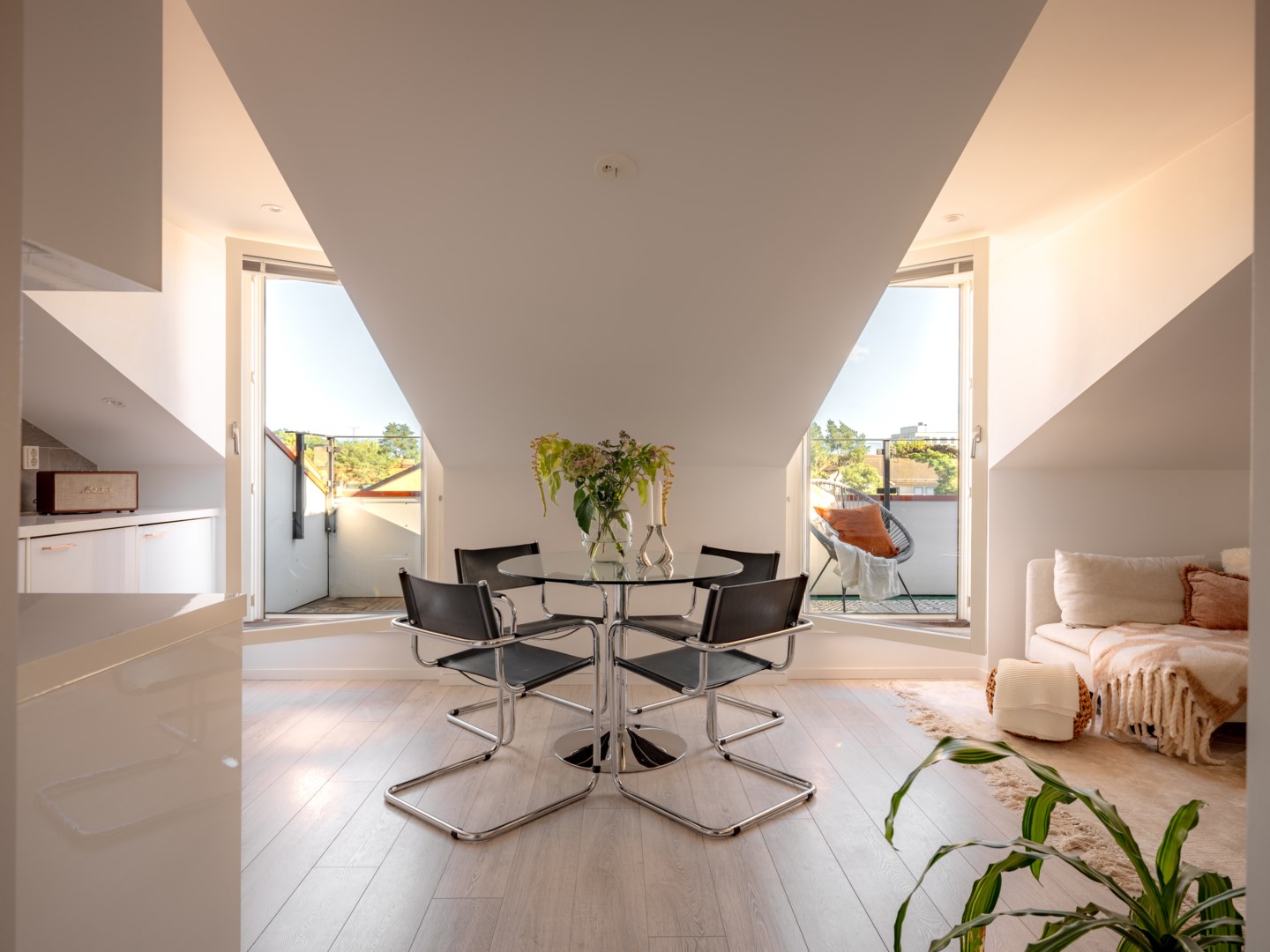 Bostadsbild från Sparbanksvägen 14, Till salu i Hägerstensåsen, Stockholm