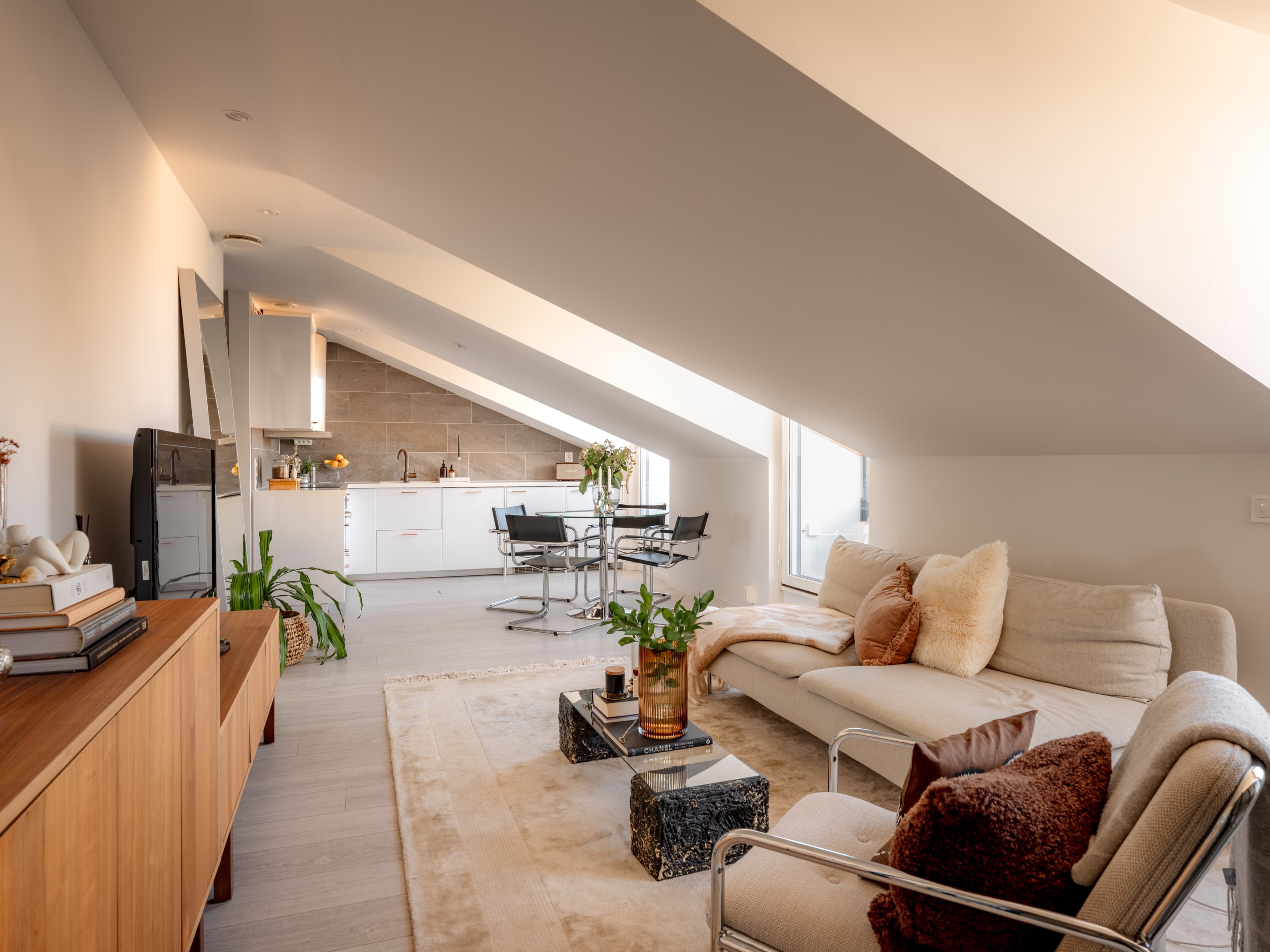 Bostadsbild från Sparbanksvägen 14, Kommande i Hägerstensåsen, Stockholm