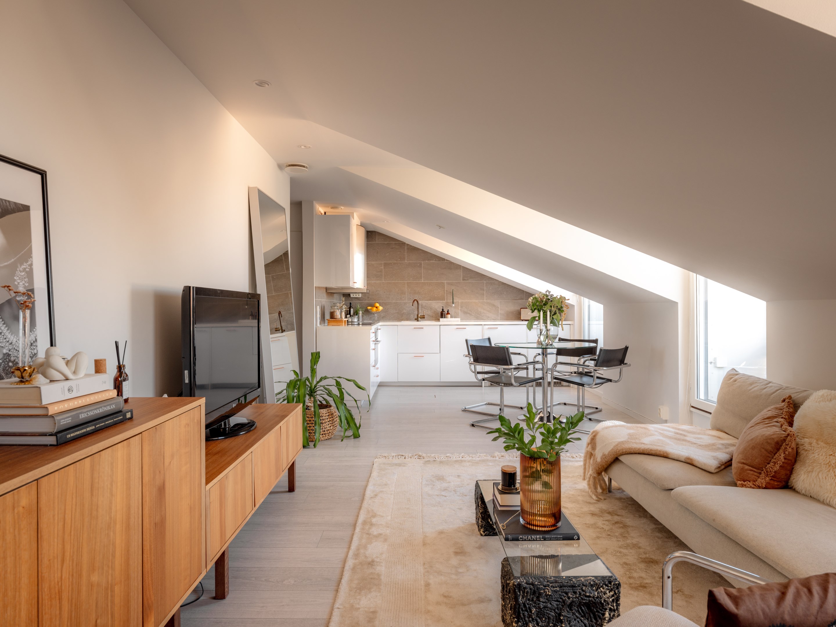 Bostadsbild från Sparbanksvägen 14, Kommande i Hägerstensåsen, Stockholm