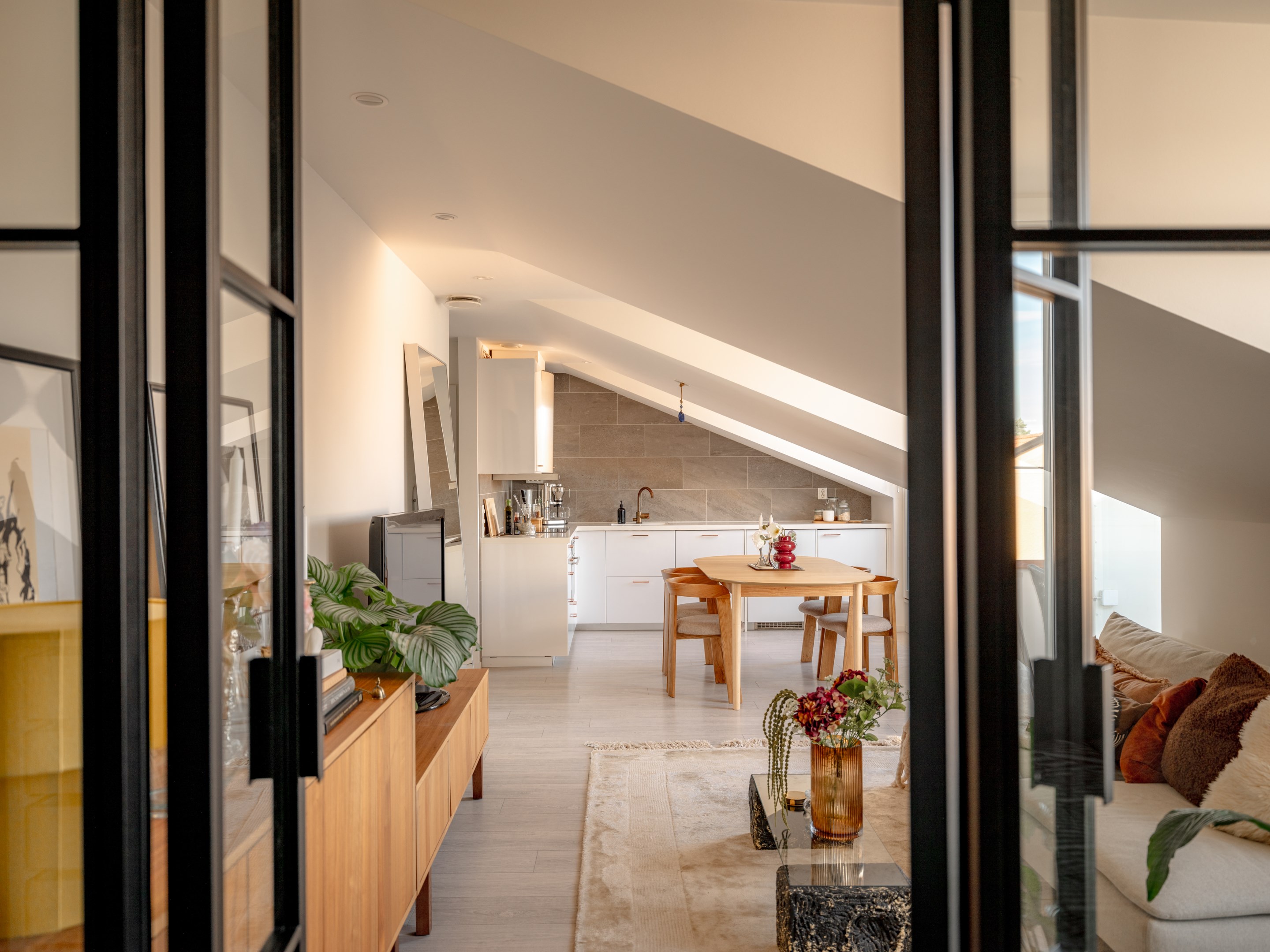Bostadsbild från Sparbanksvägen 14, Till salu i Hägerstensåsen, Stockholm