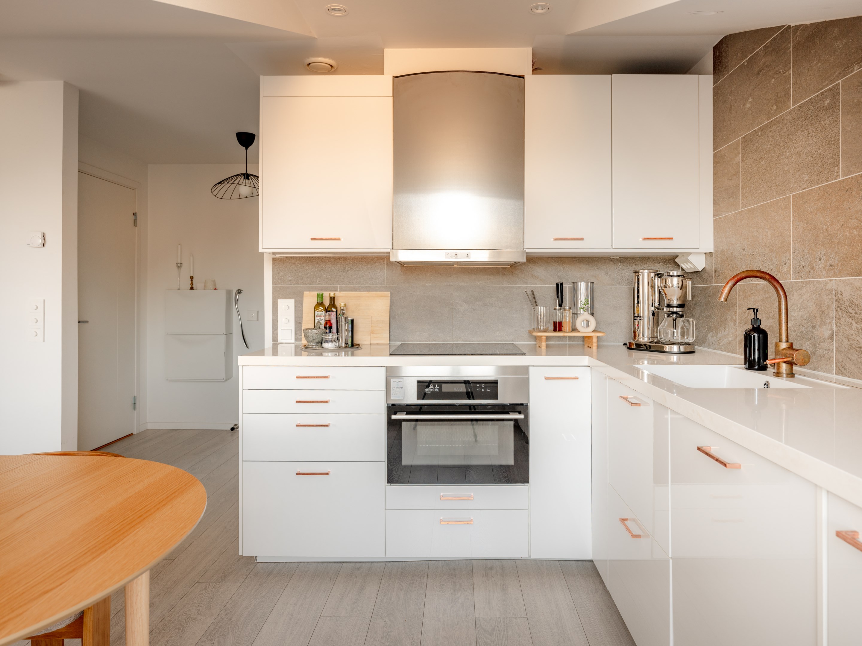 Bostadsbild från Sparbanksvägen 14, Till salu i Hägerstensåsen, Stockholm