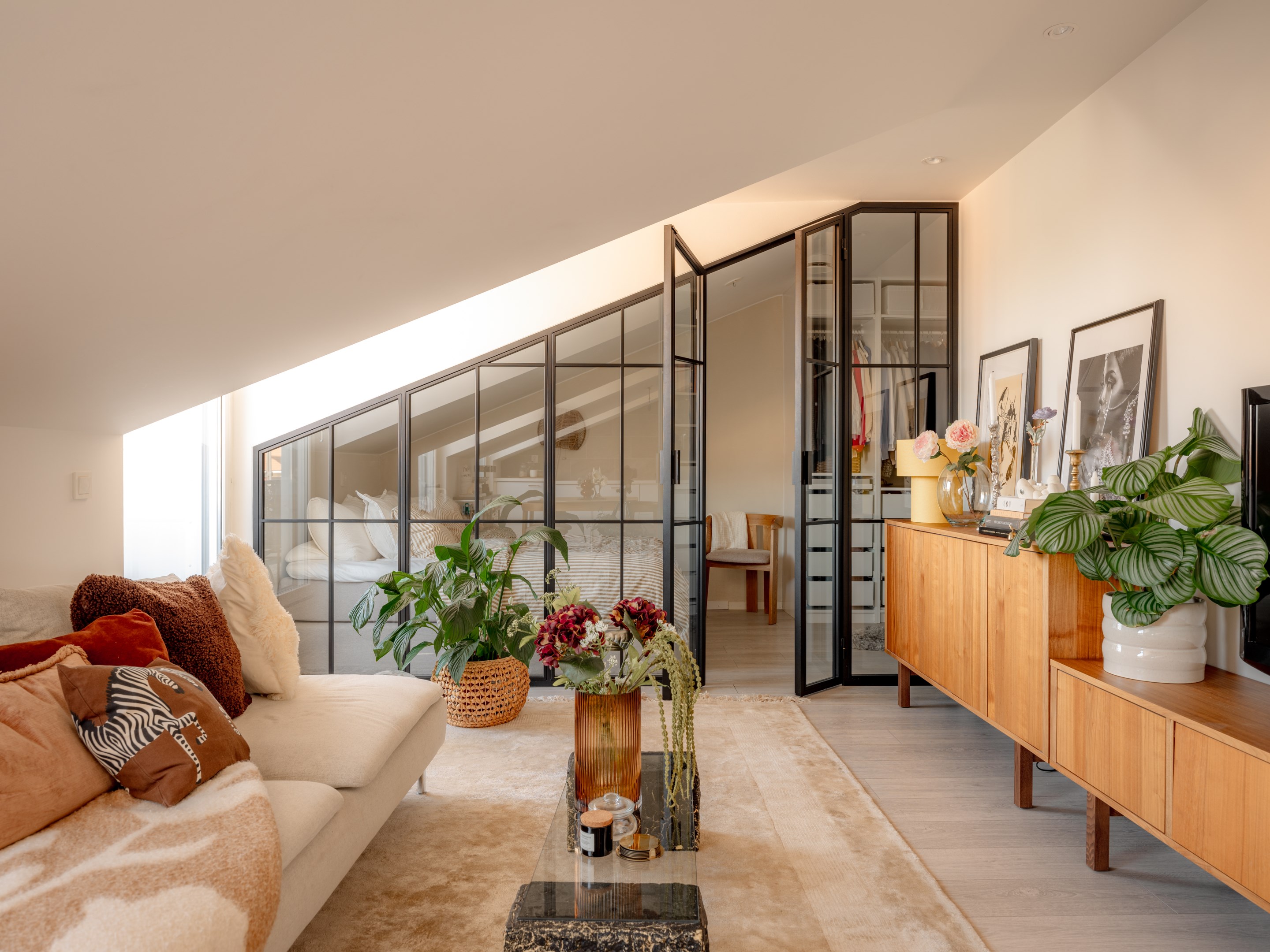 Bostadsbild från Sparbanksvägen 14, Till salu i Hägerstensåsen, Stockholm
