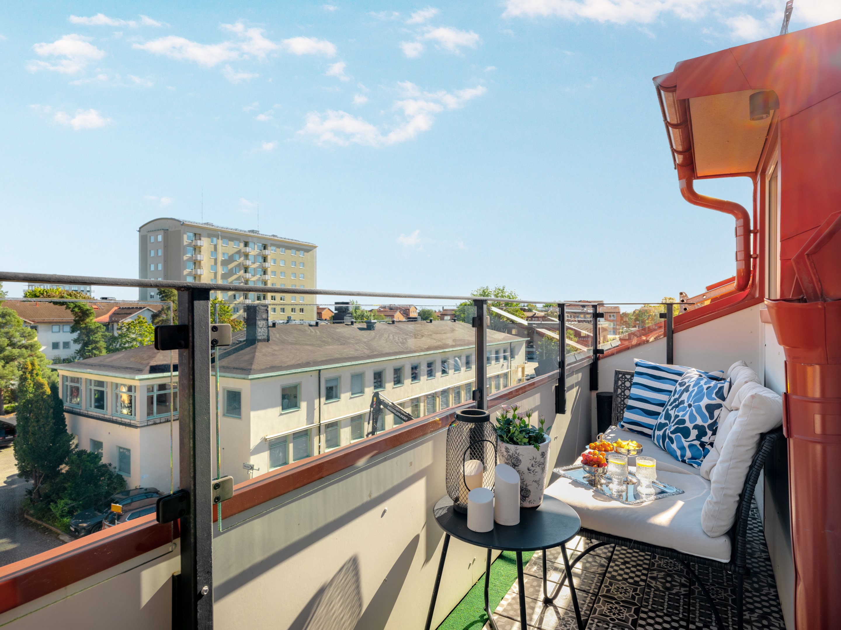 Bostadsbild från Sparbanksvägen 14, Kommande i Hägerstensåsen, Stockholm