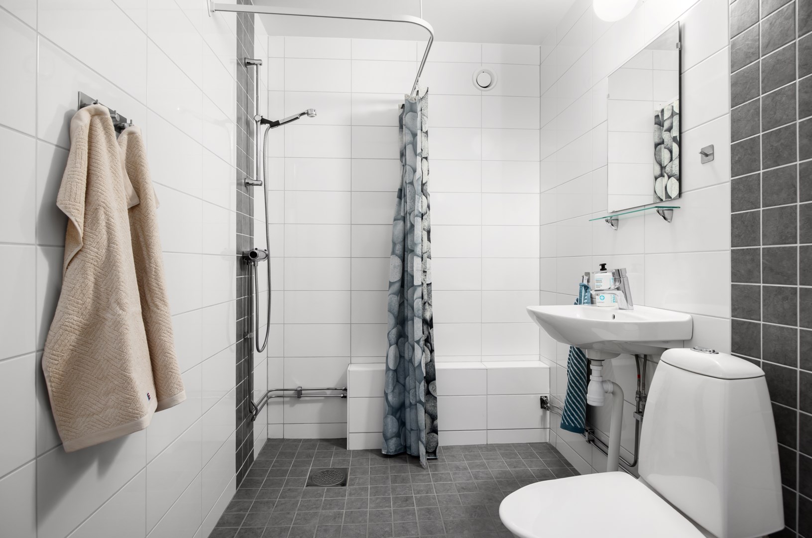 Bostadsbild från Johan Enbergs väg 7, Till salu i Västra skogen, Solna