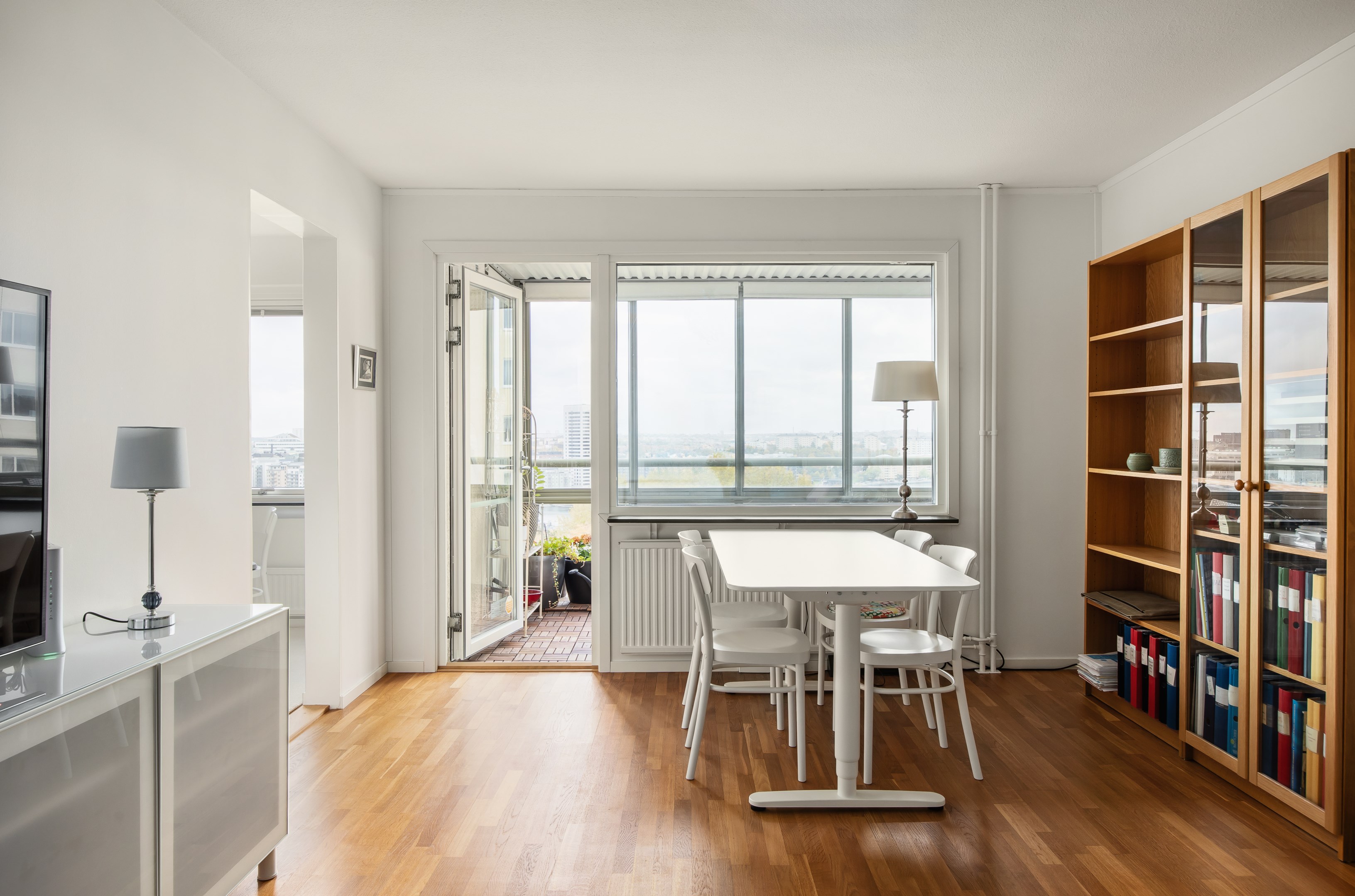 Bostadsbild från Johan Enbergs väg 7, Till salu i Västra skogen, Solna