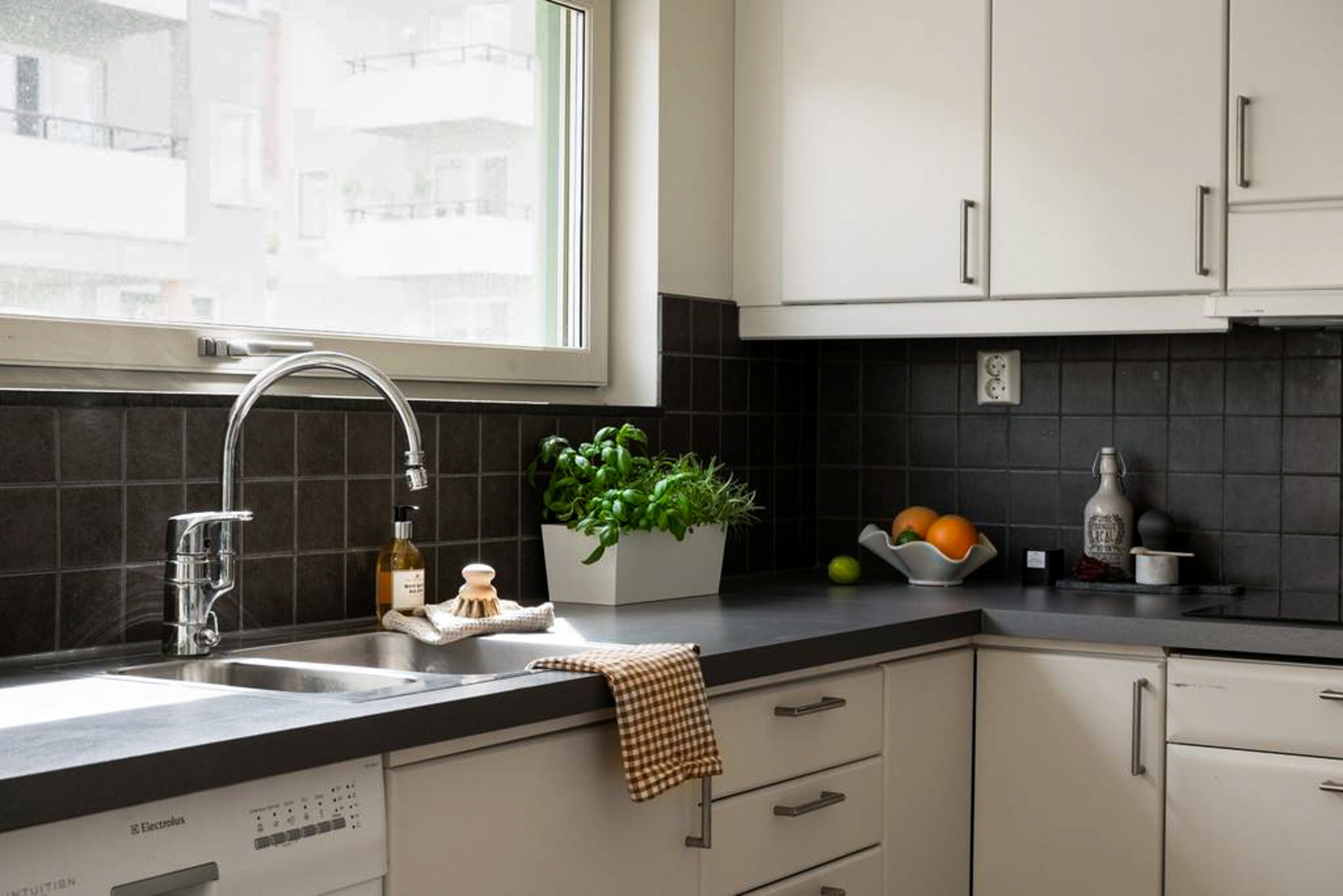 Bostadsbild från Sjökvarnsbacken 6, Till salu i Saltsjöqvarn, Nacka