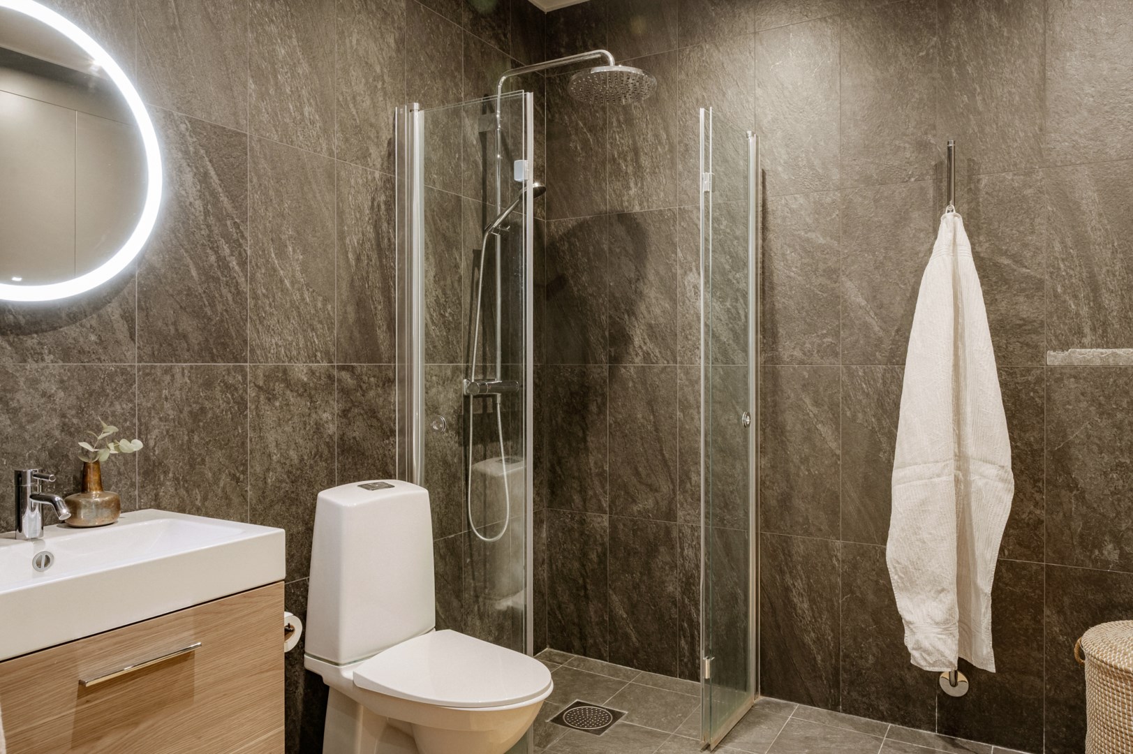 Bostadsbild från Åbroddsvägen 36C, Till salu i Kummelnäs, Nacka