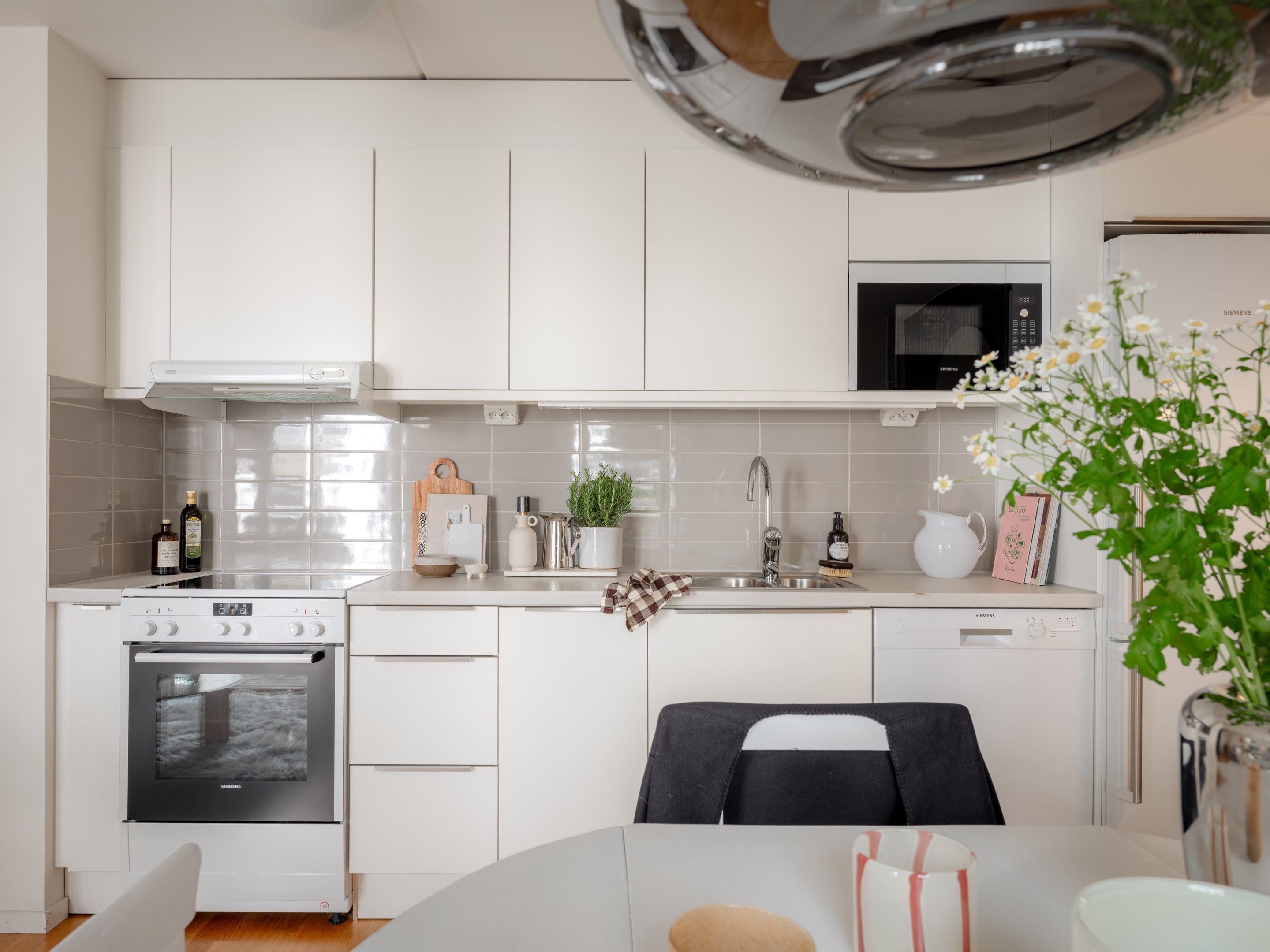 Bostadsbild från Tellusborgsvägen 94, Till salu i Midsommarkransen - Telefonplan, Stockholm