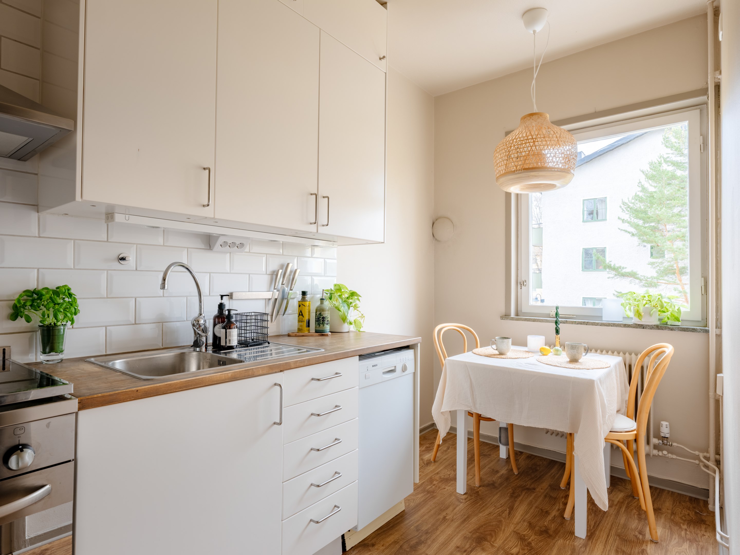 Bostadsbild från Bäckvägen 68B, Såld i Midsommarkransen, Stockholm