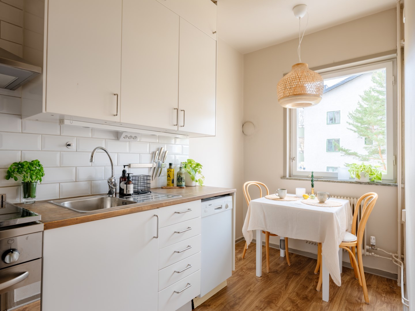 Bostadsbild från Bäckvägen 68B, Kommande i Midsommarkransen, Stockholm