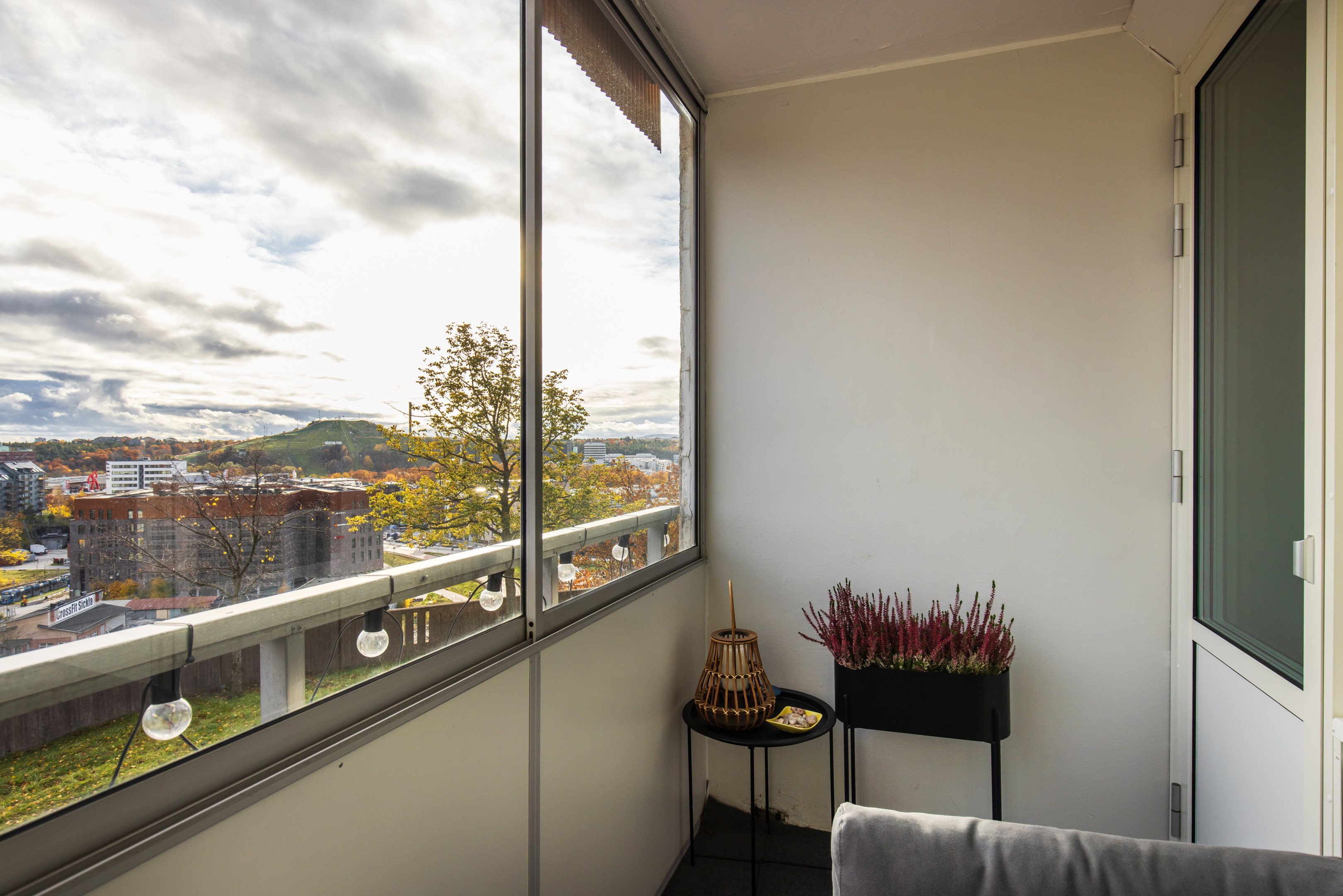 Bostadsbild från Henriksdalsringen 89, Såld i Henriksdalsberget, Nacka