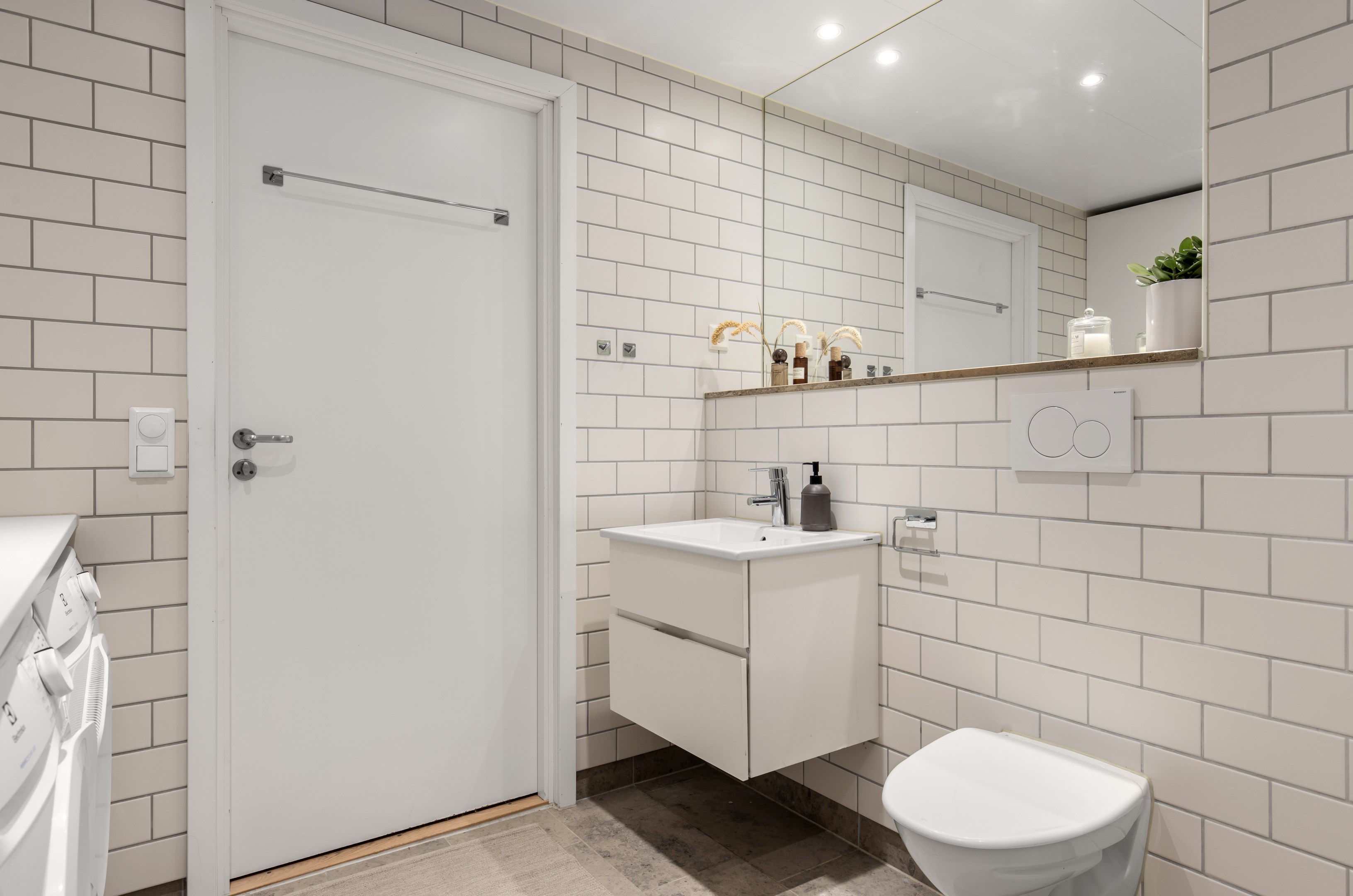 Bostadsbild från Tollare Ängsväg 28, 3tr, Såld i Tollare, Nacka