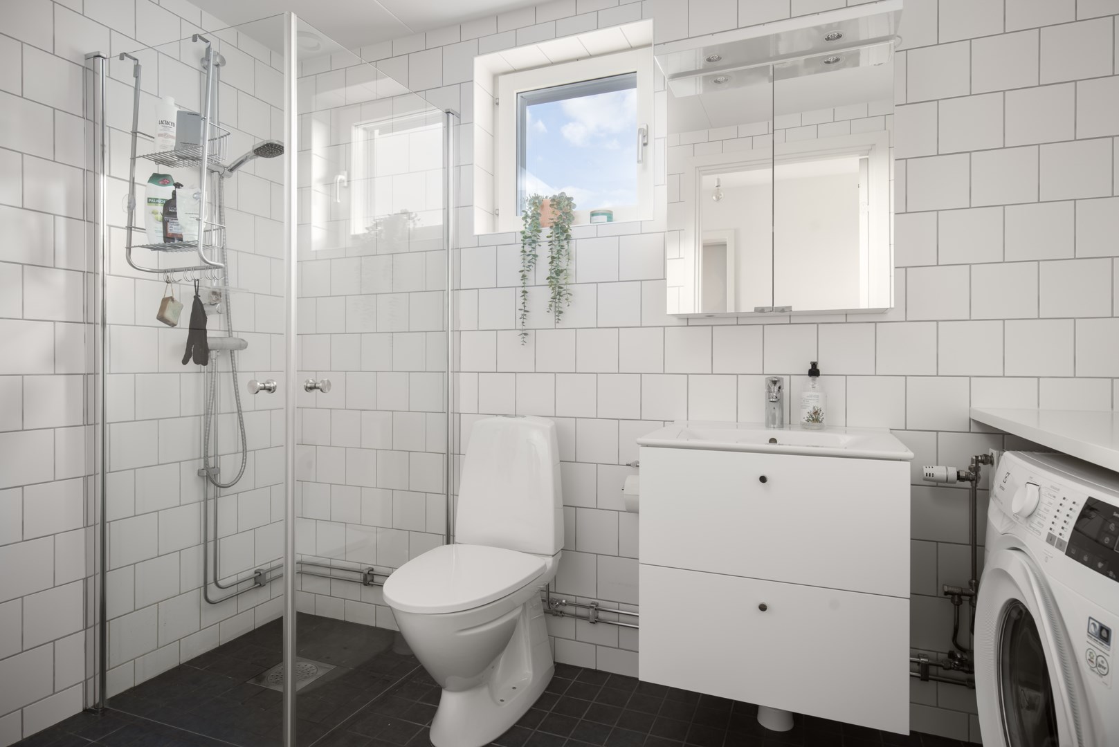 Bostadsbild från Edövägen 7G 5tr, Till salu i Västra Orminge, Nacka