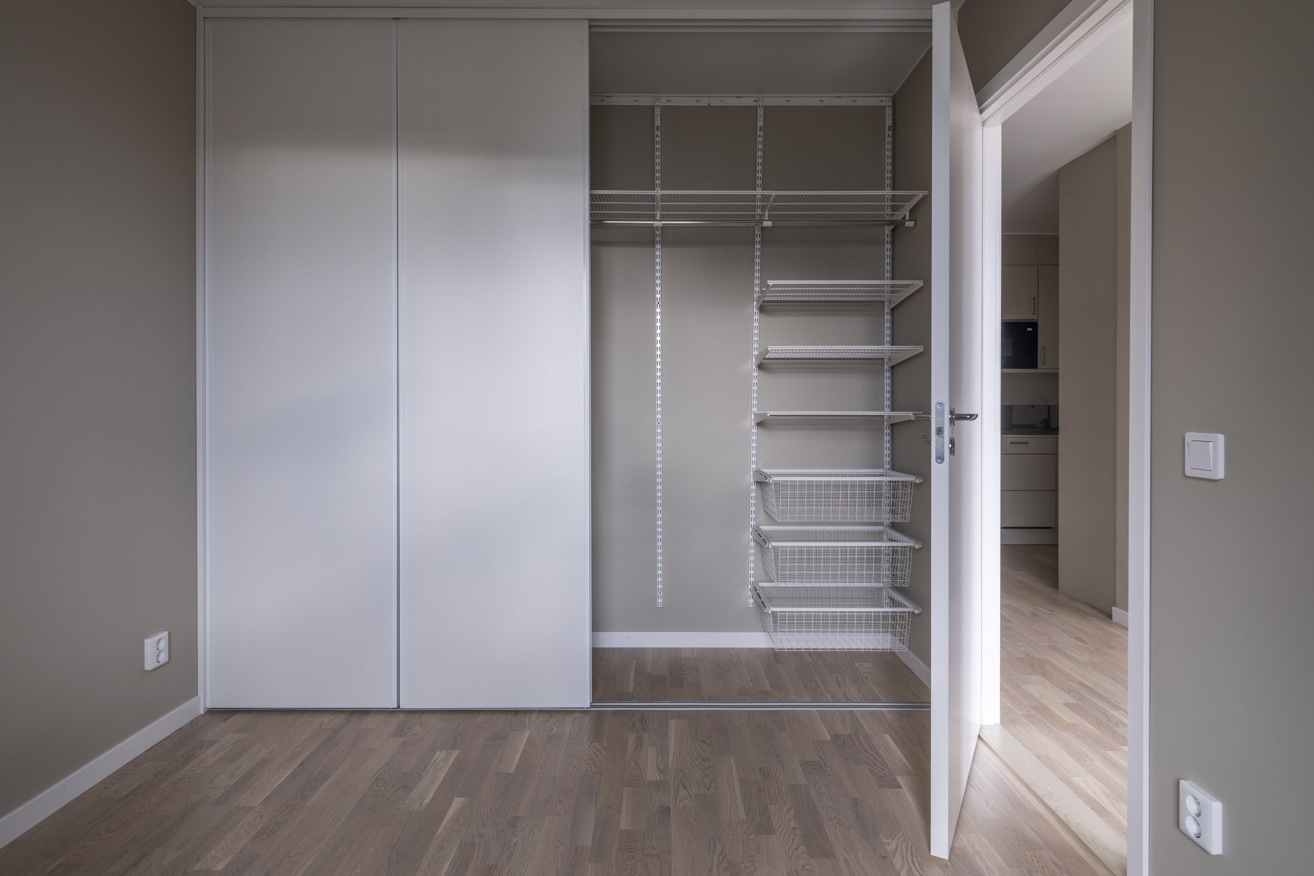 Bostadsbild från Centralvägen 103, Till salu i Roslags Näsby, Täby