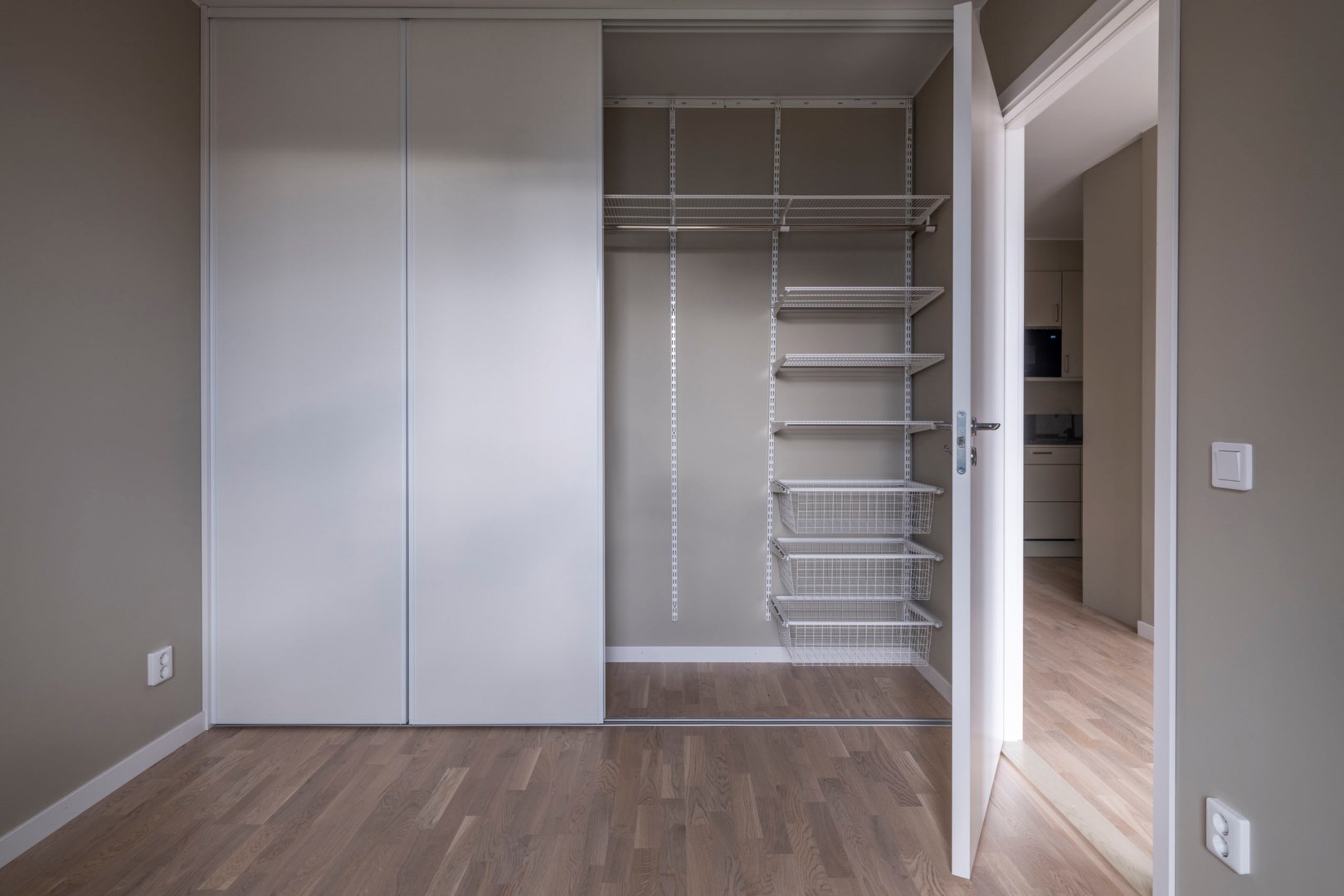 Bostadsbild från Centralvägen 103, Till salu i Roslags Näsby, Täby