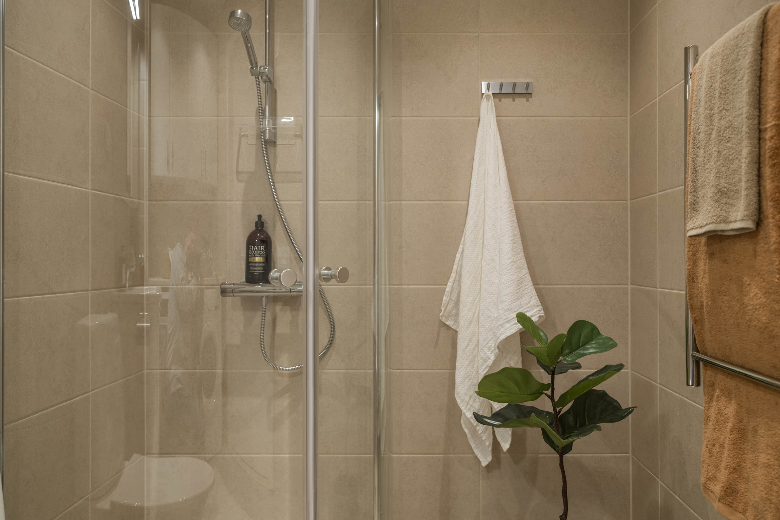 Bostadsbild från Centralvägen 103, Till salu i Roslags Näsby, Täby