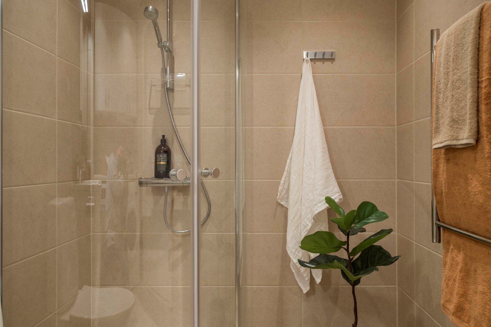 Bostadsbild från Centralvägen 103, Till salu i Roslags Näsby, Täby