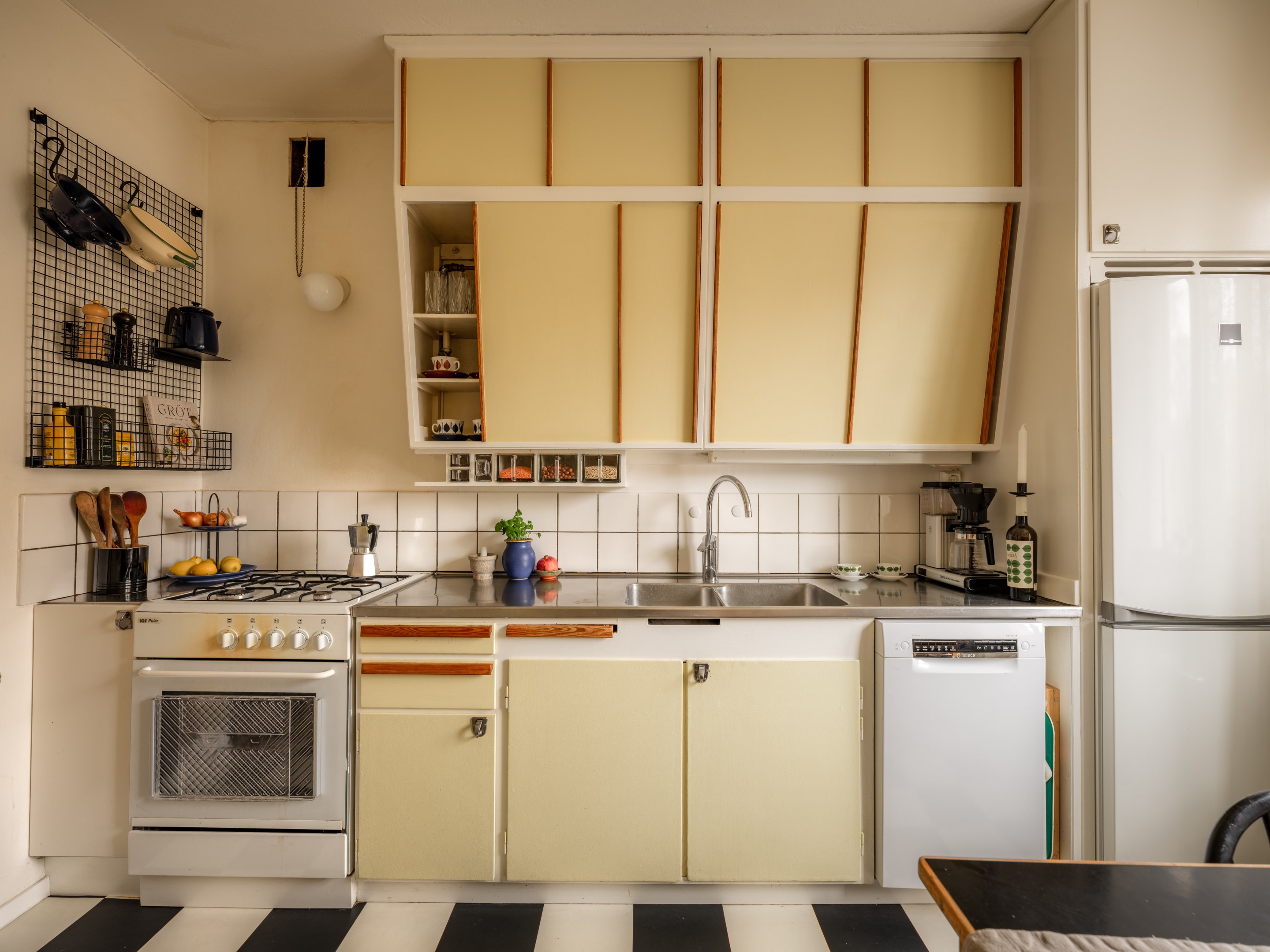 Bostadsbild från Broddgränd 10, Till salu i Västertorp, Stockholm