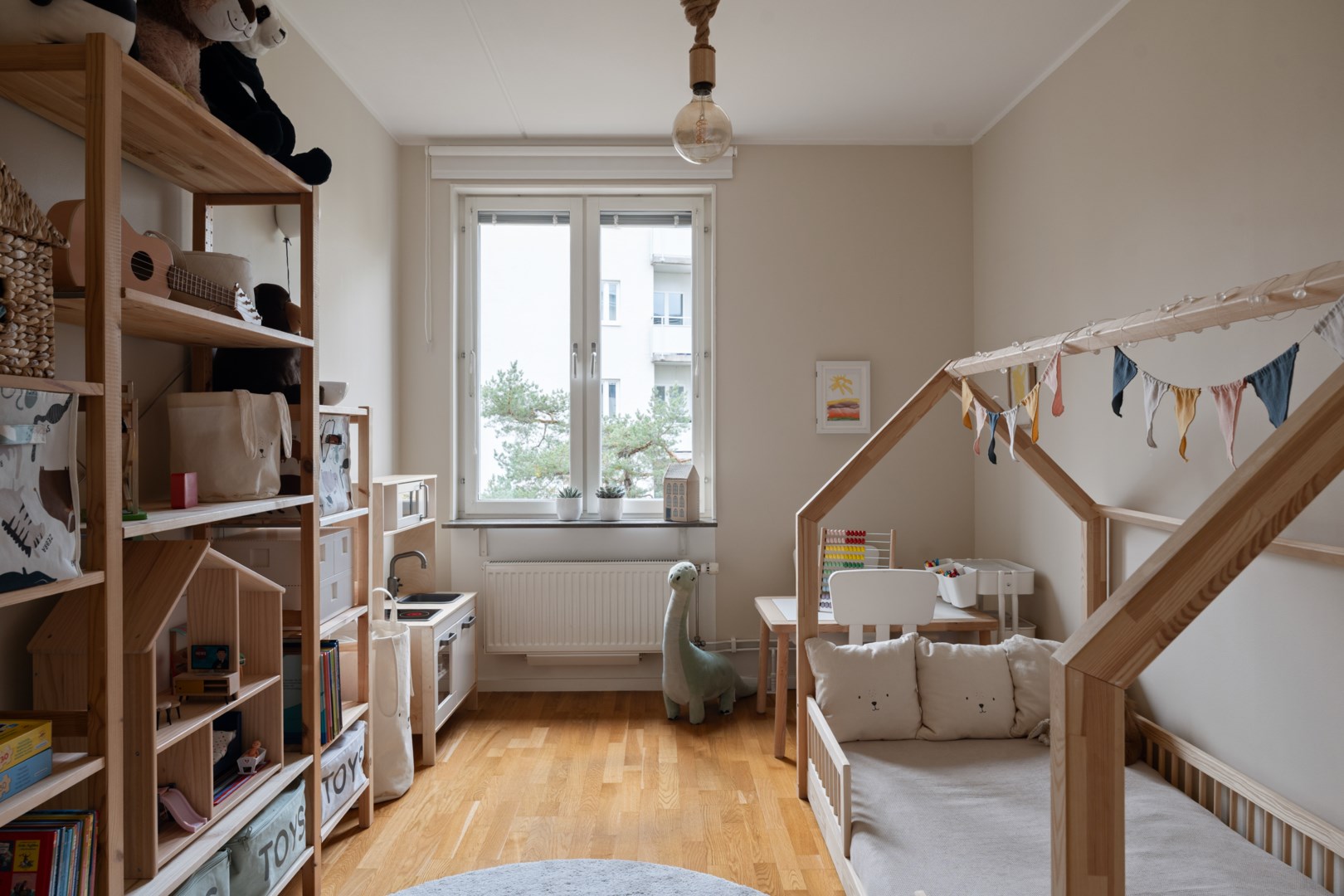 Bostadsbild från Finnbergsvägen 68, Till salu i Finnberget, Nacka