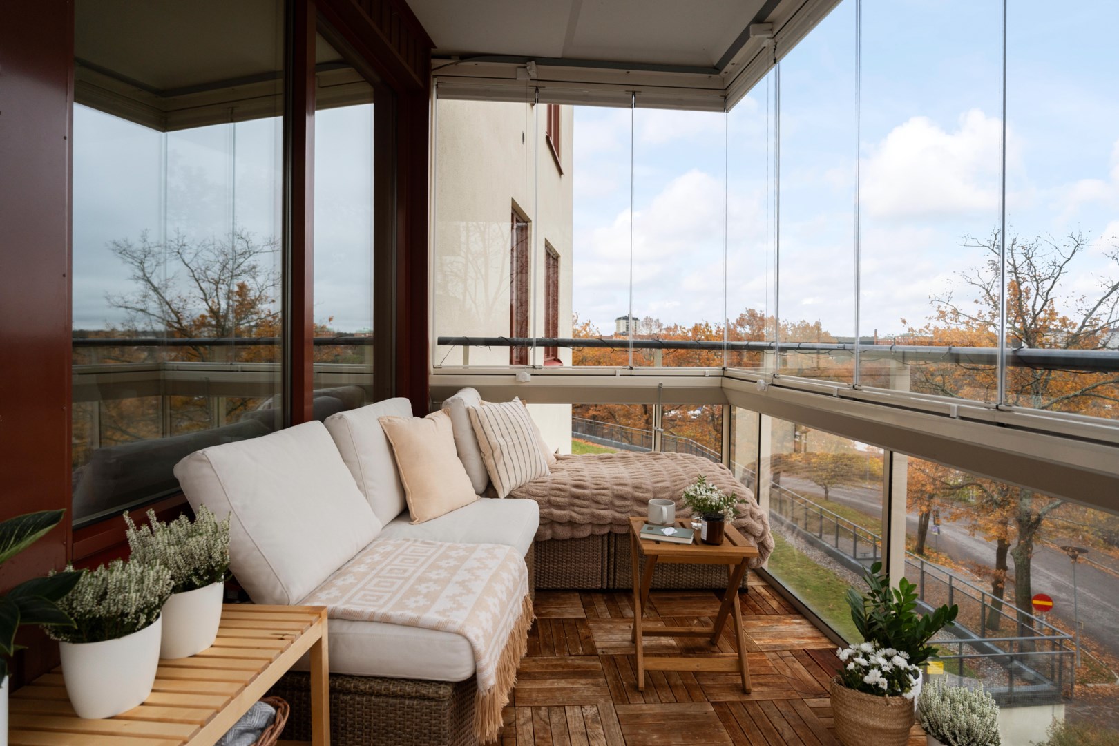 Bostadsbild från Finnbergsvägen 68, Till salu i Finnberget, Nacka