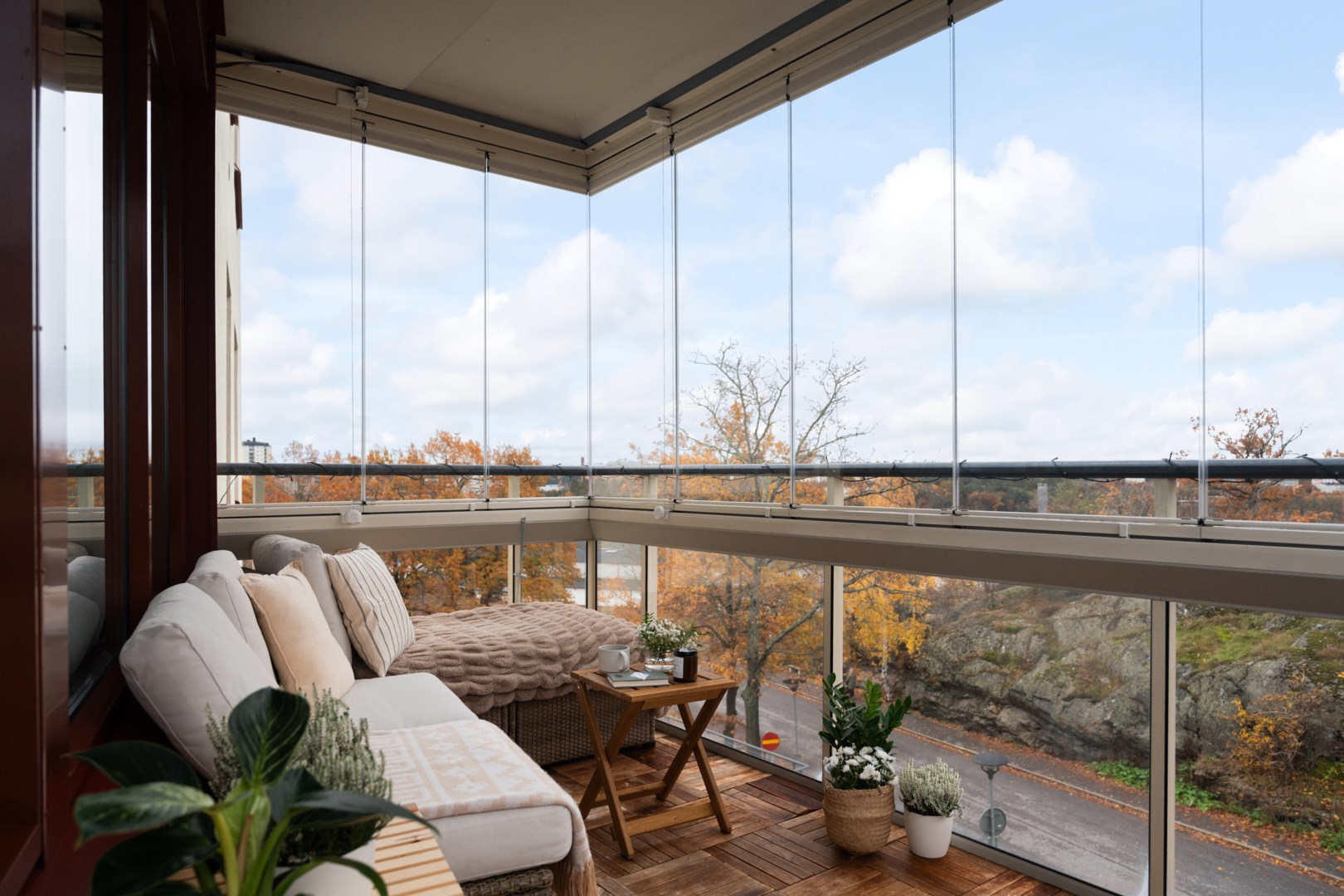 Bostadsbild från Finnbergsvägen 68, Till salu i Finnberget, Nacka