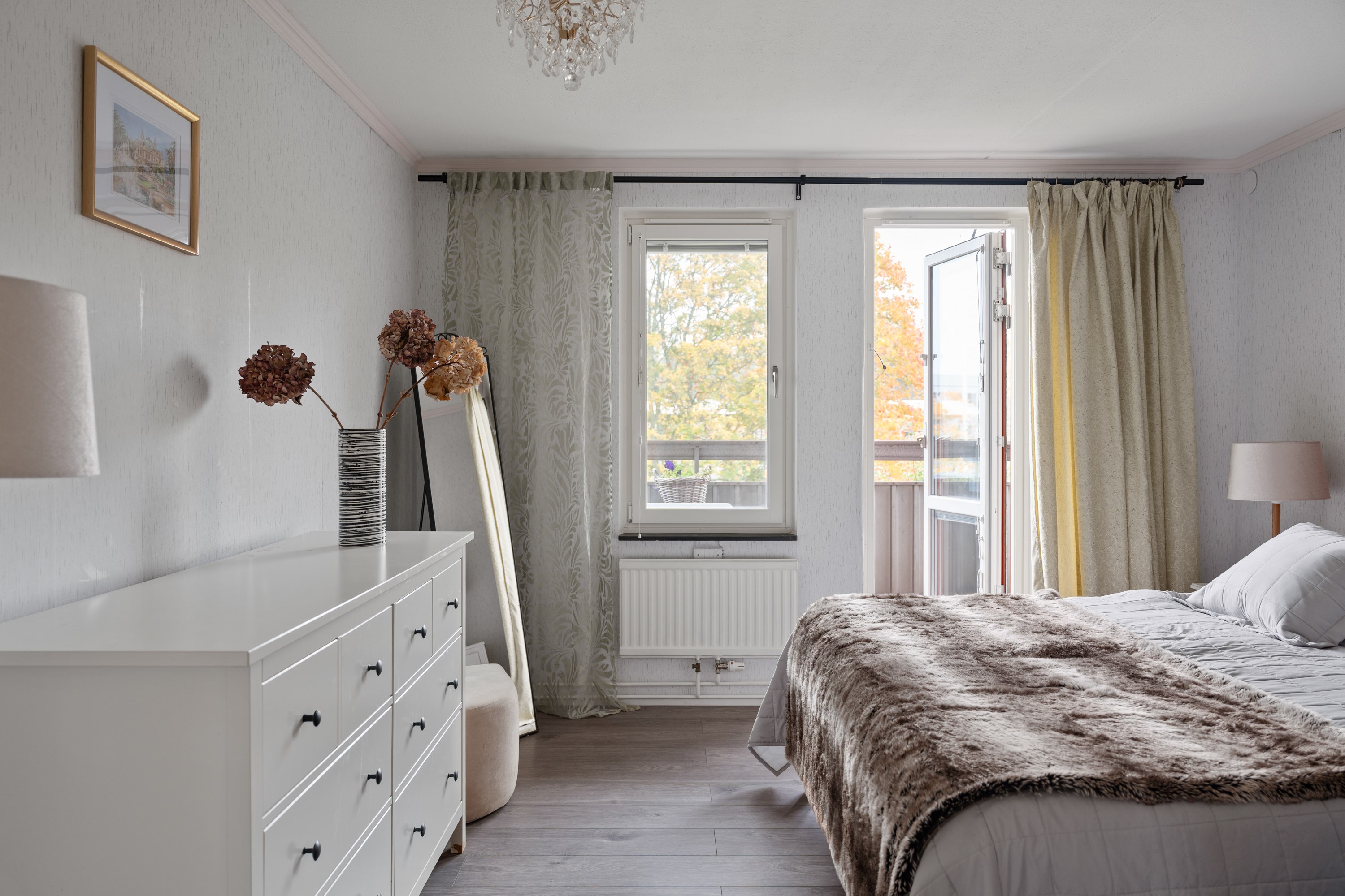 Bostadsbild från Ormingeringen 51A, Till salu i Västra Orminge, Nacka