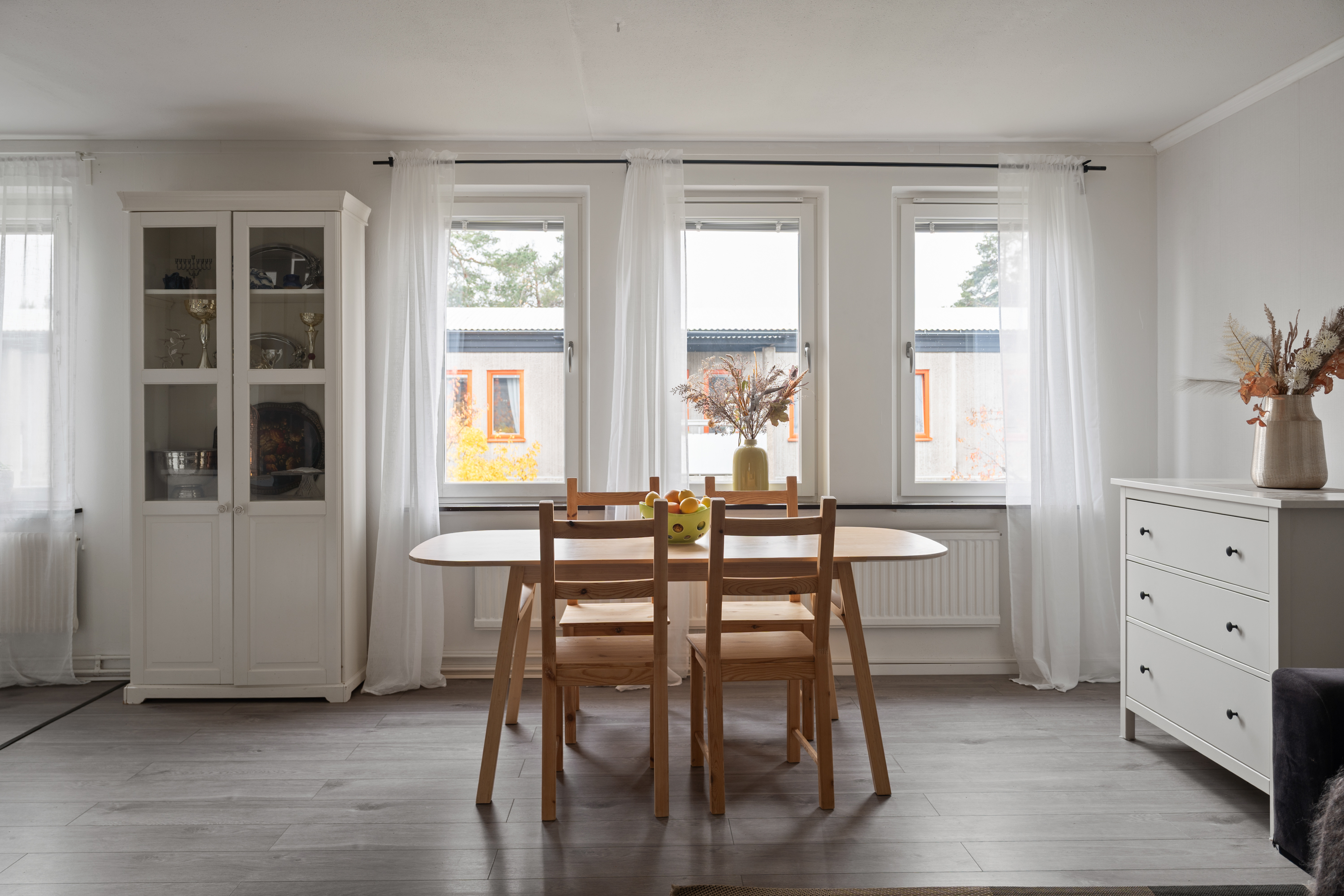 Bostadsbild från Ormingeringen 51A, Till salu i Västra Orminge, Nacka