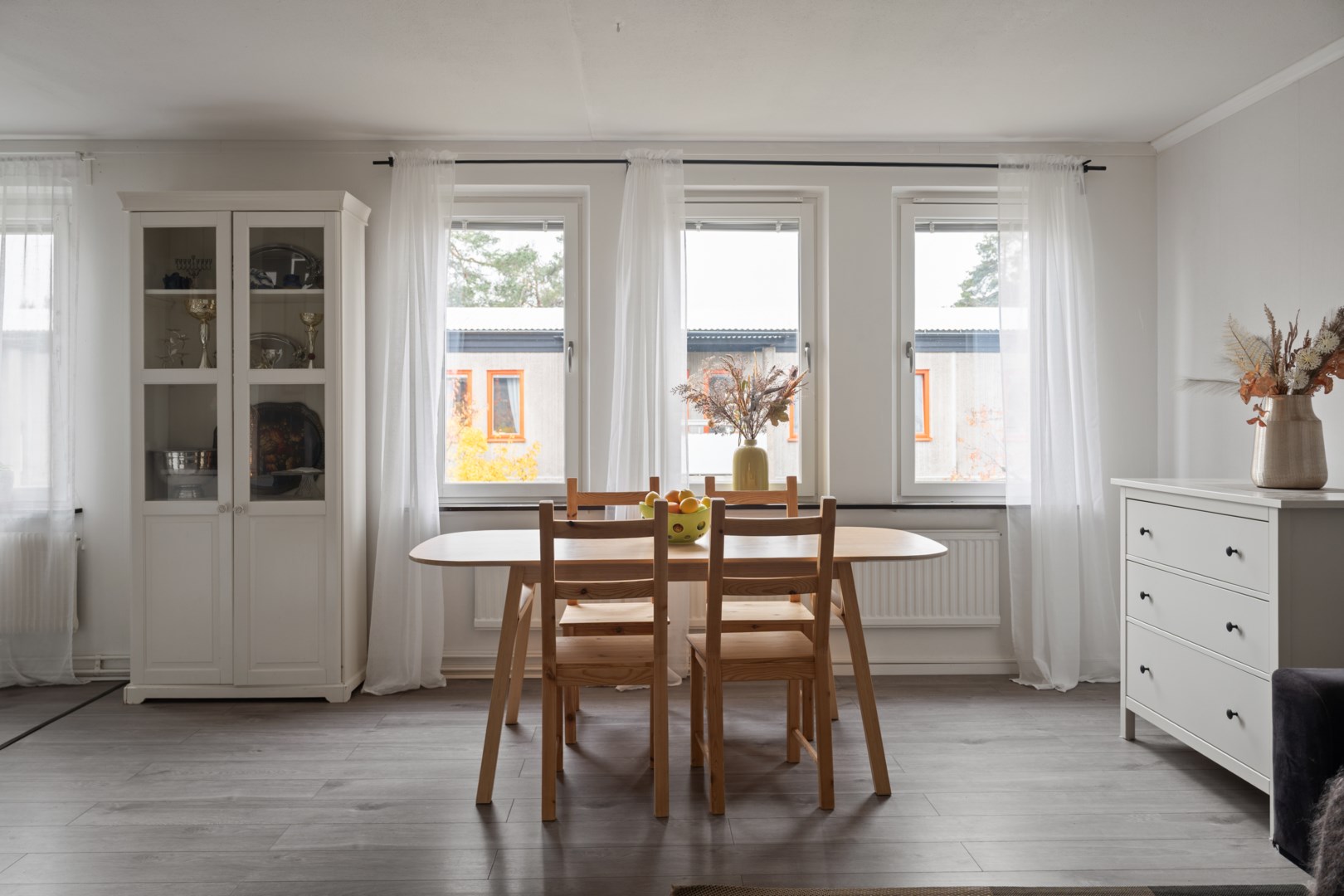 Bostadsbild från Ormingeringen 51A, Till salu i Västra Orminge, Nacka