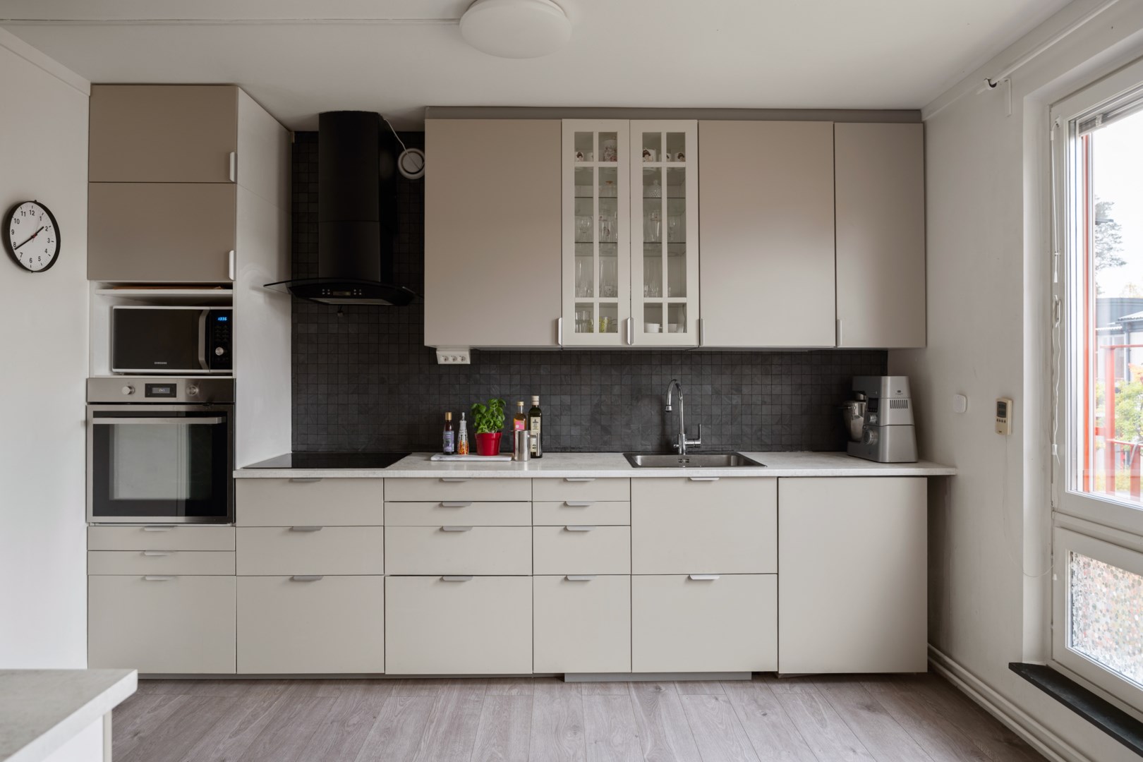 Bostadsbild från Ormingeringen 51A, Till salu i Västra Orminge, Nacka