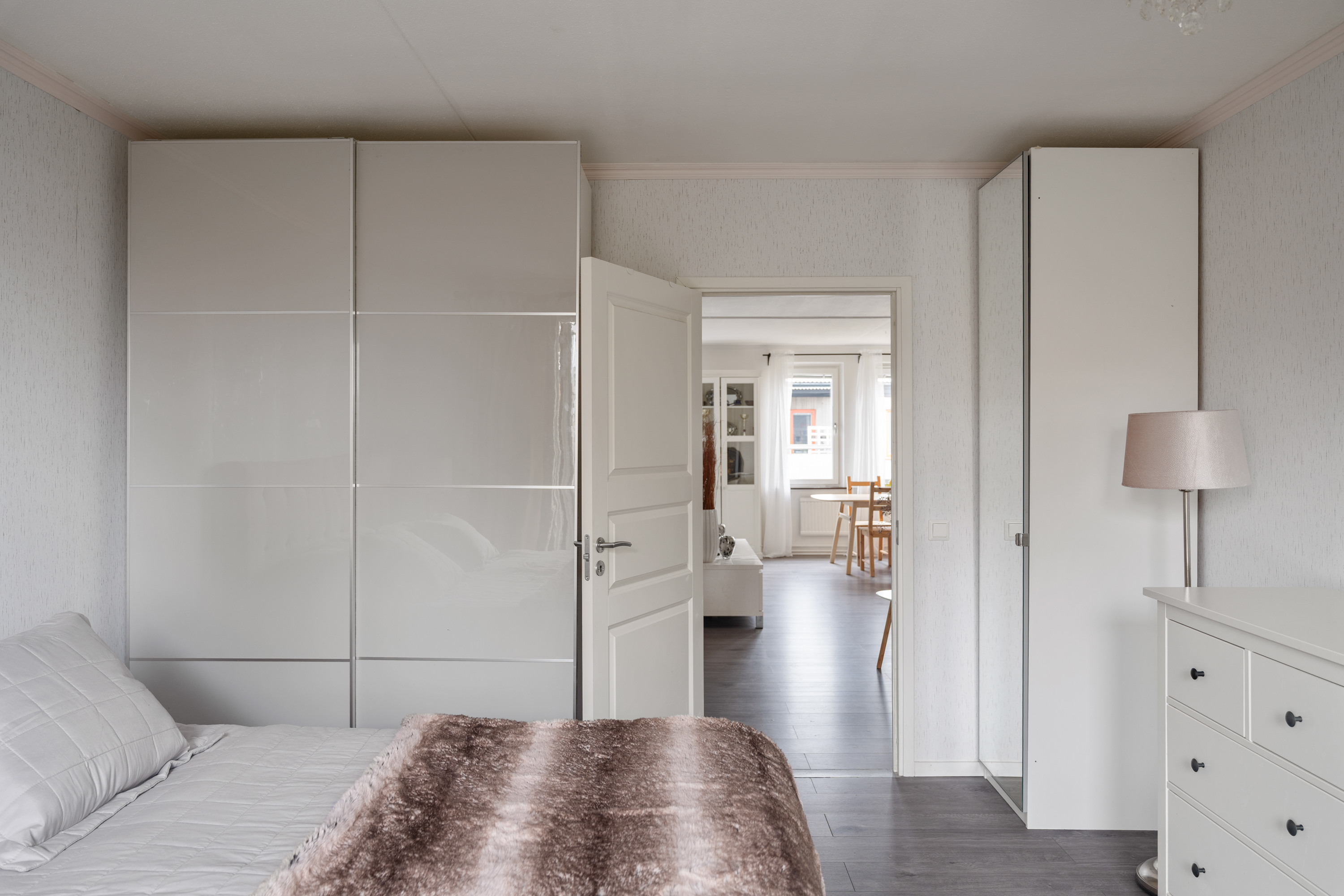 Bostadsbild från Ormingeringen 51A, Till salu i Västra Orminge, Nacka