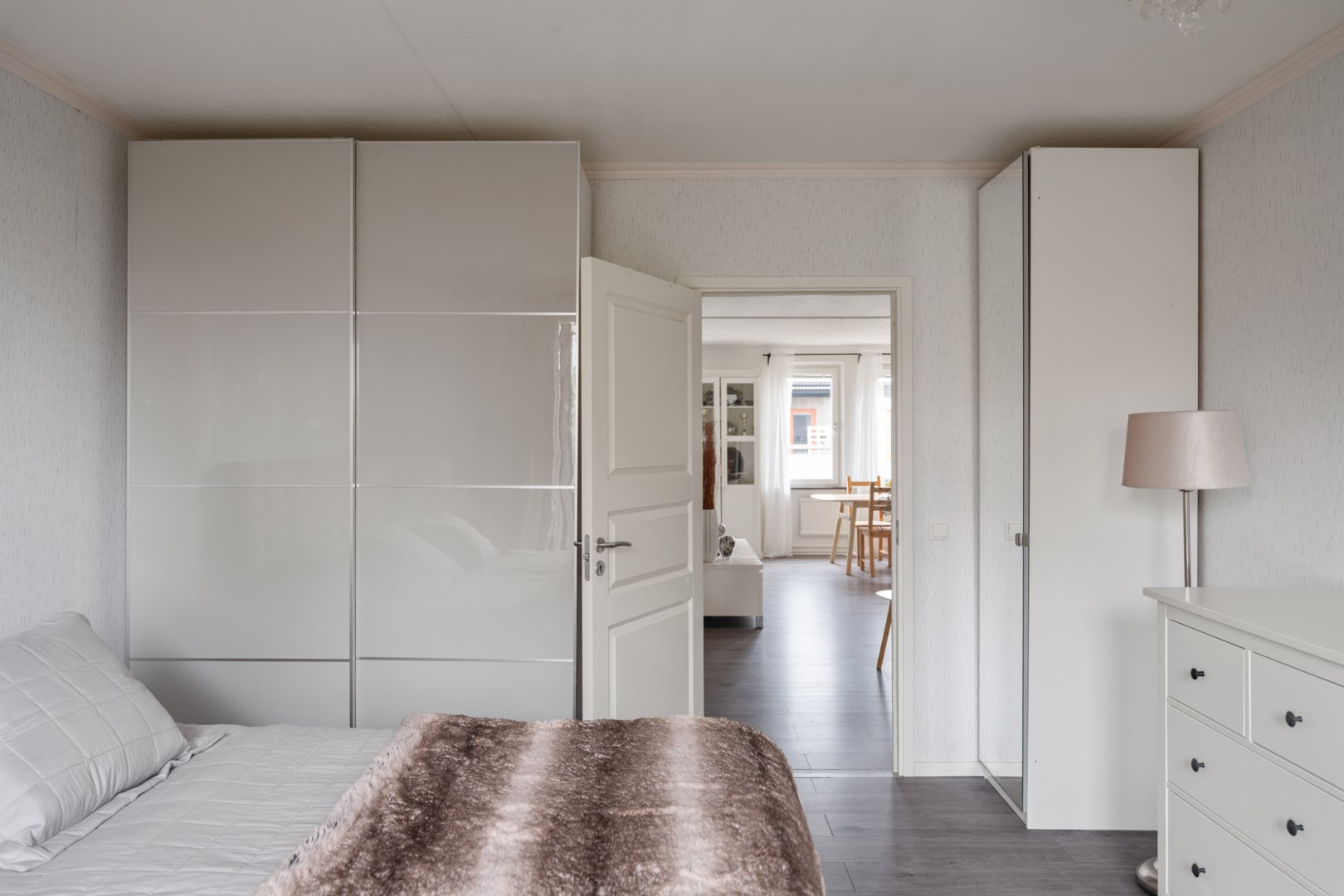 Bostadsbild från Ormingeringen 51A, Till salu i Västra Orminge, Nacka