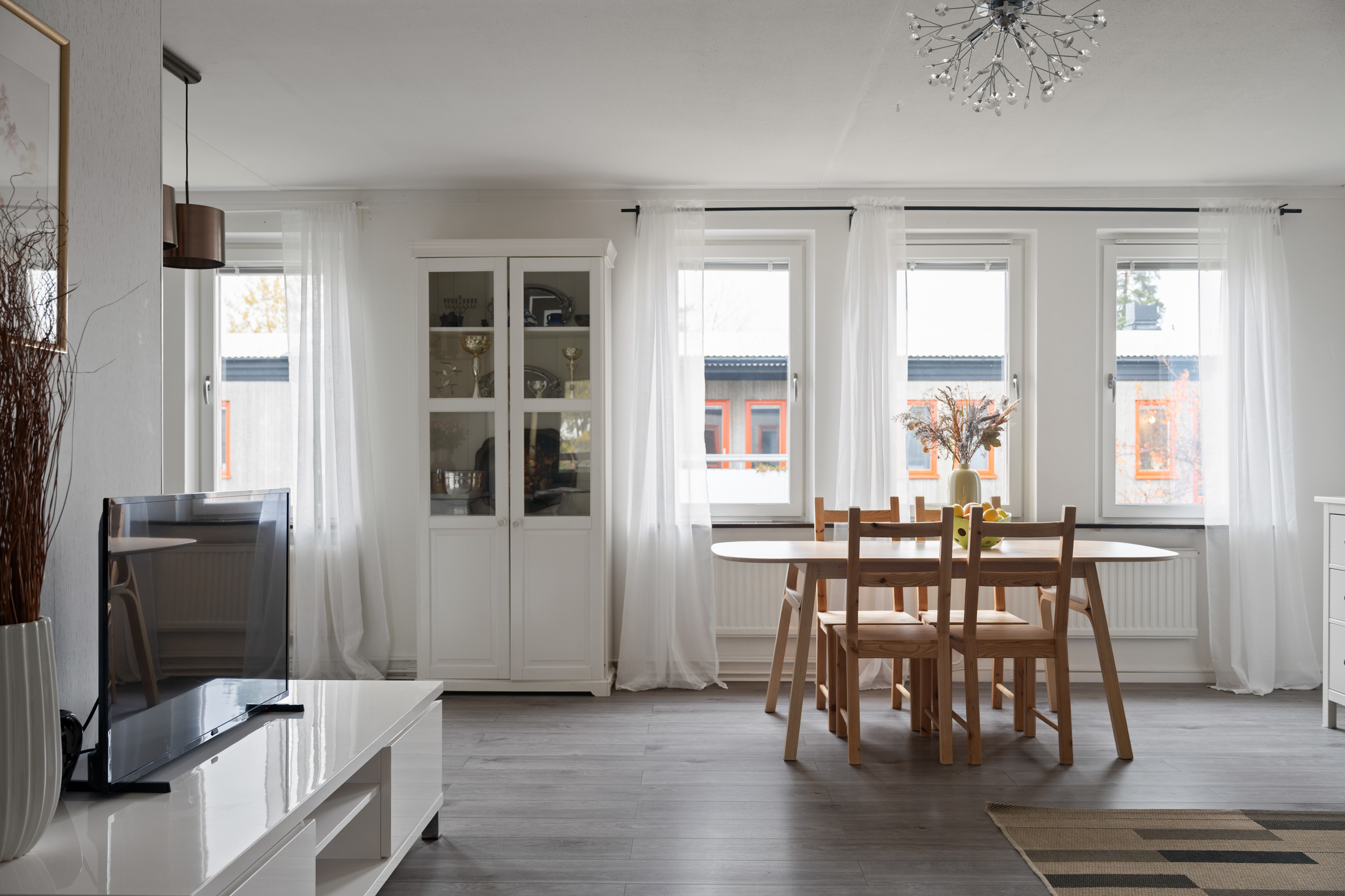 Bostadsbild från Ormingeringen 51A, Till salu i Västra Orminge, Nacka