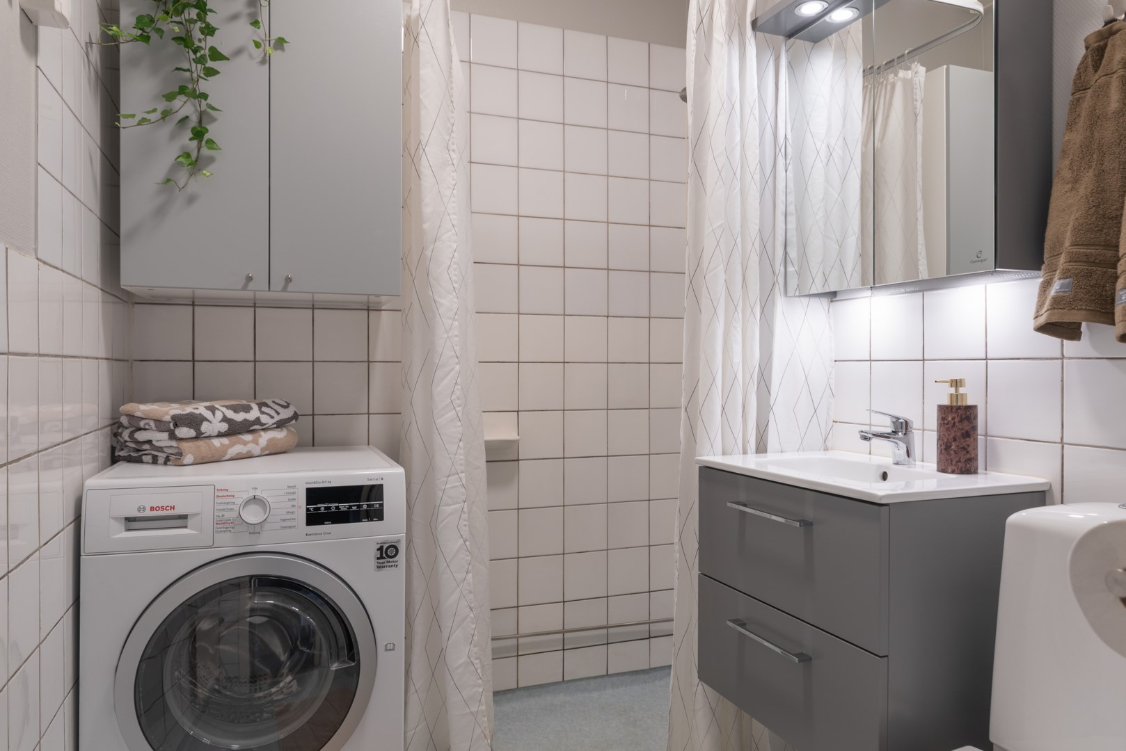 Bostadsbild från Regementsgatan 32, Till salu i Viksäng, Västerås