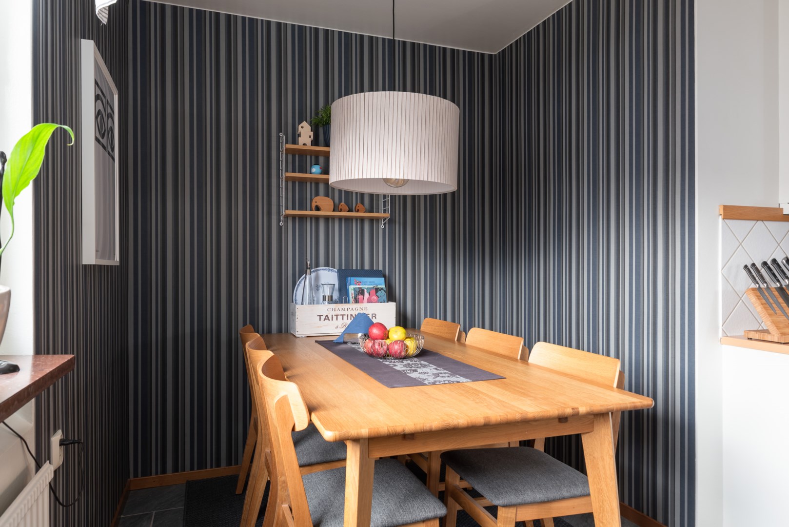 Bostadsbild från Regementsgatan 32, Till salu i Viksäng, Västerås