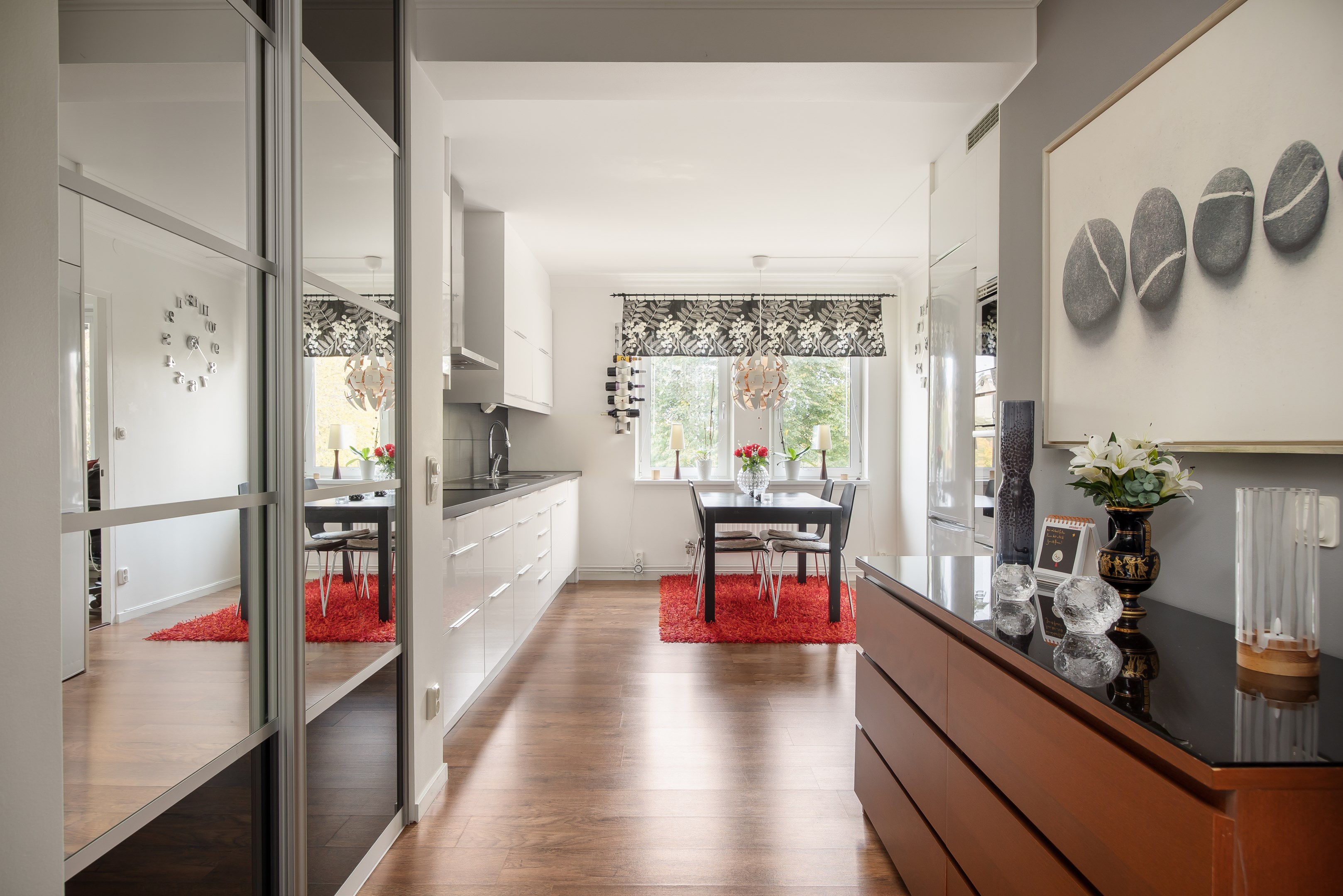 Bostadsbild från Ormingeringen 76, Till salu i Västra Orminge, Nacka