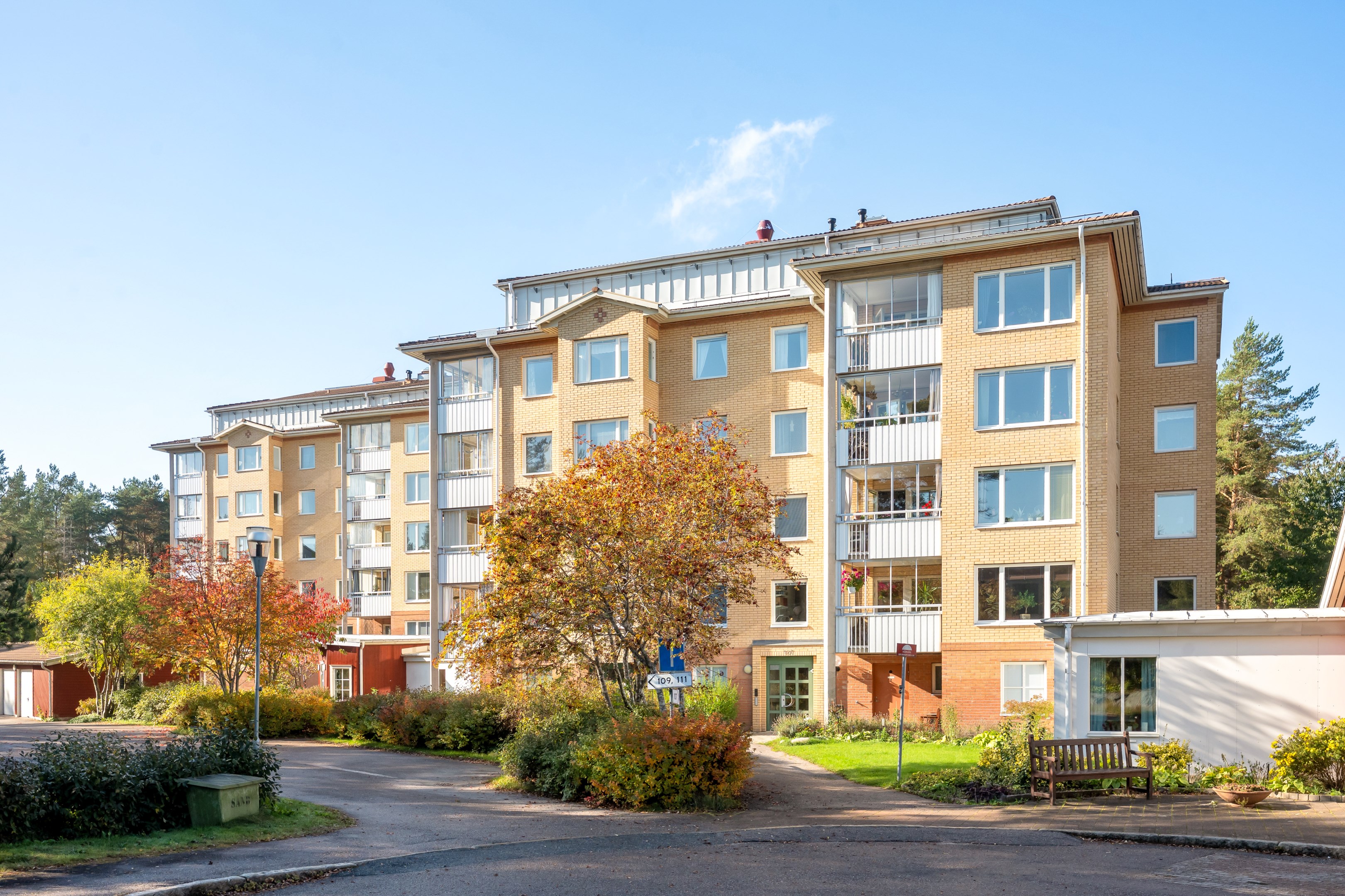 Bostadsbild från Stenbrohultsvägen 107, Till salu i Sävja, Uppsala