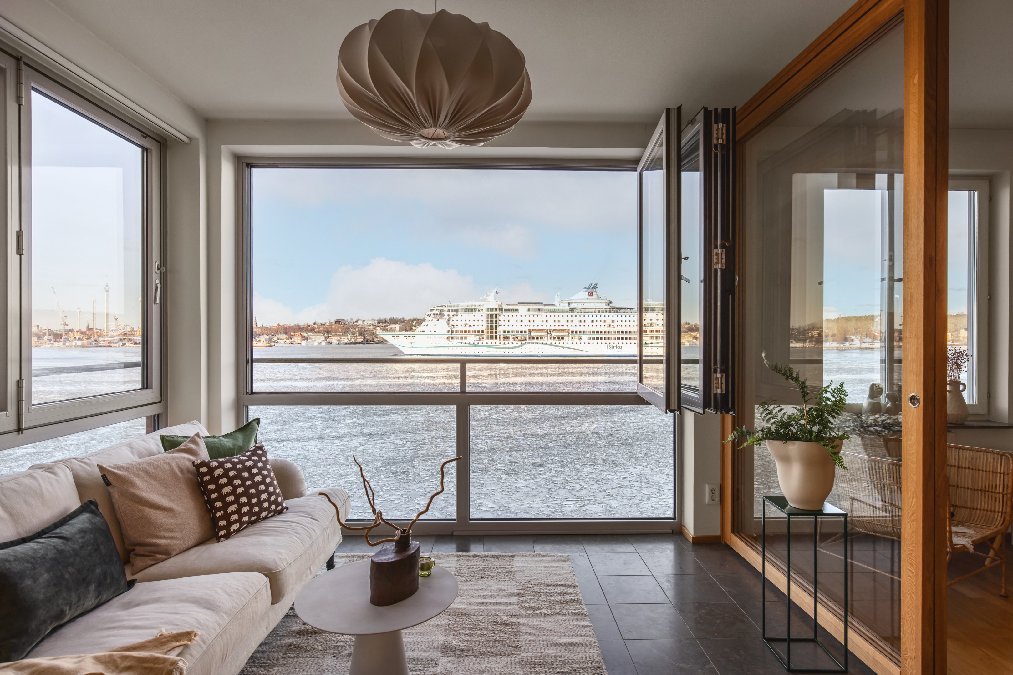 Bostadsbild från Saltsjöqvarns Kaj 3, Till salu i Saltsjöqvarn, Nacka