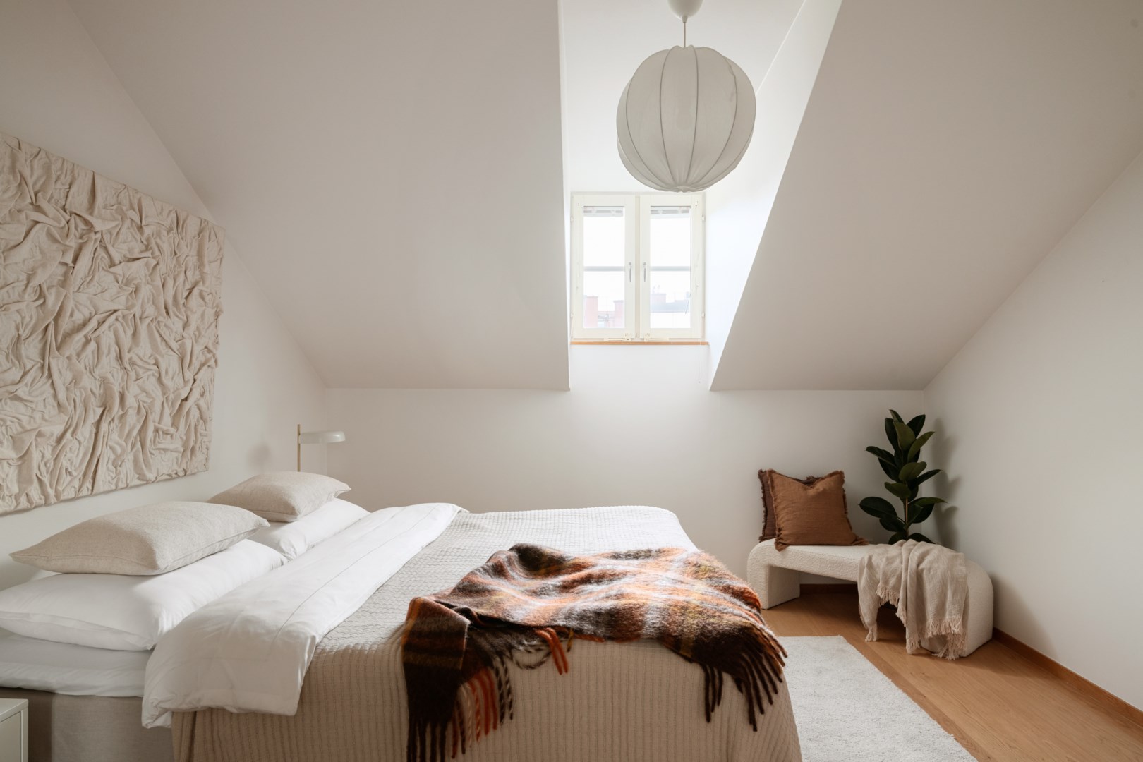 Bostadsbild från Johannesgatan 2, Till salu i Norrmalm, Stockholm