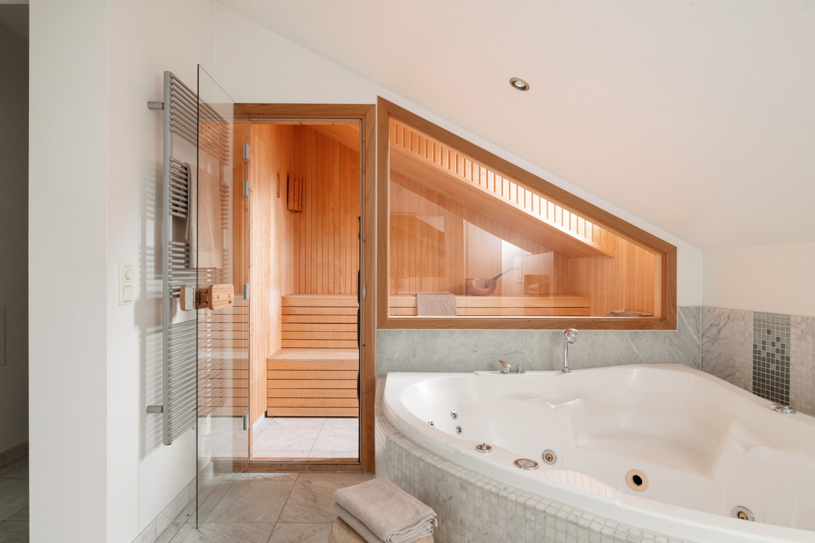 Bostadsbild från Johannesgatan 2, Till salu i Norrmalm, Stockholm