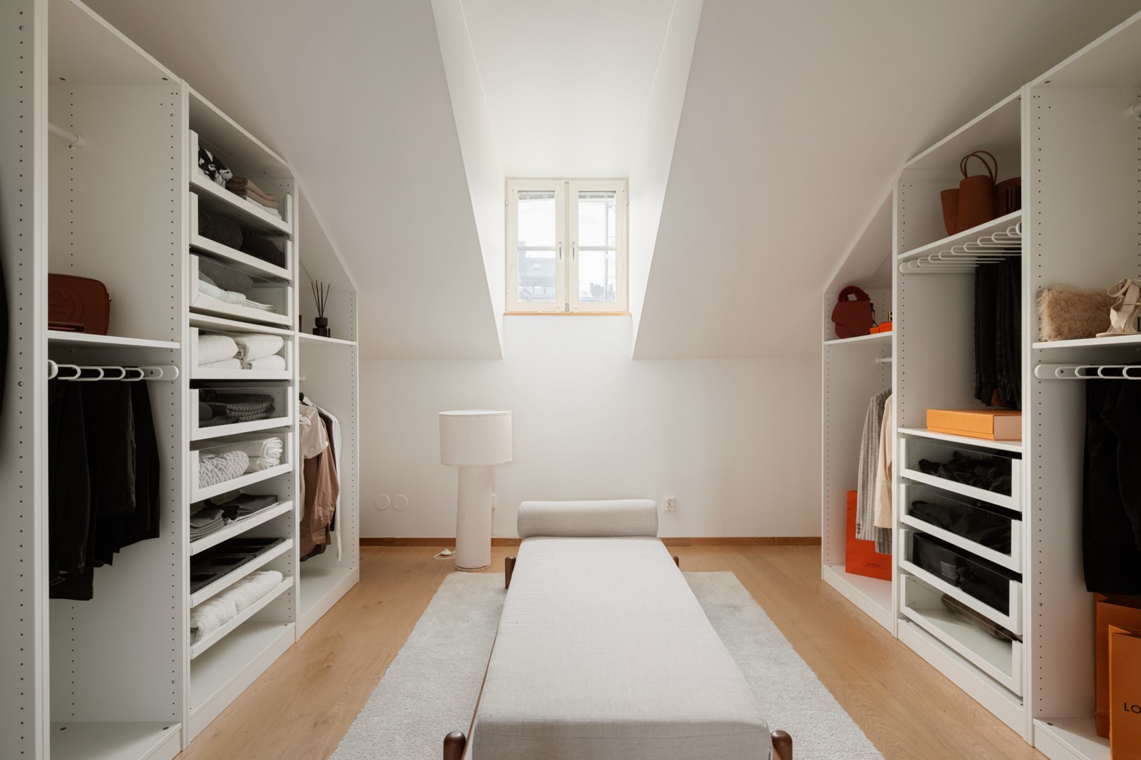 Bostadsbild från Johannesgatan 2, Till salu i Norrmalm, Stockholm